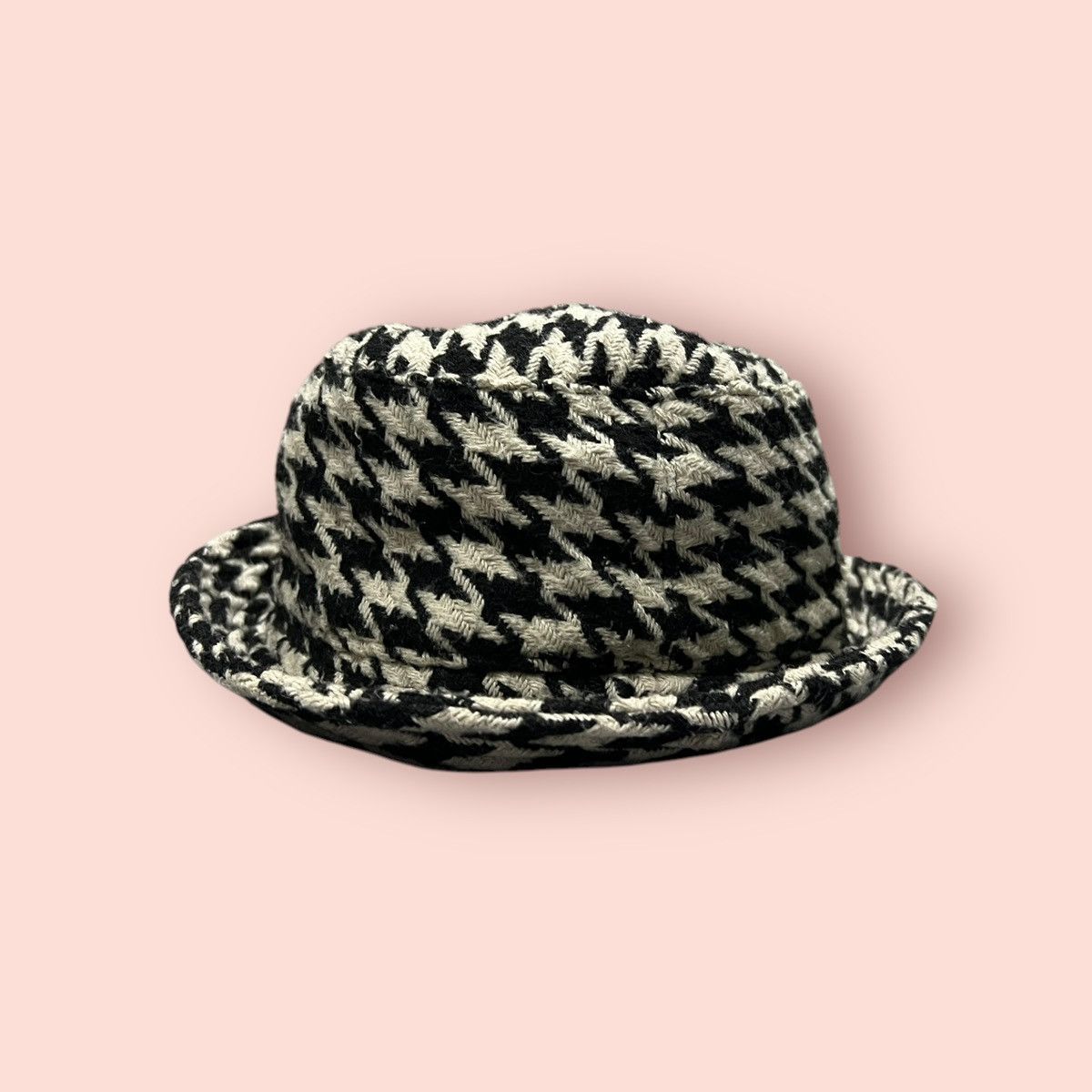 Edition Japan × H&M × L.O.G.G. VINTAGE H&M HOUNDSTOOTH BUCKET HAT Size ONE SIZE - 16 Thumbnail