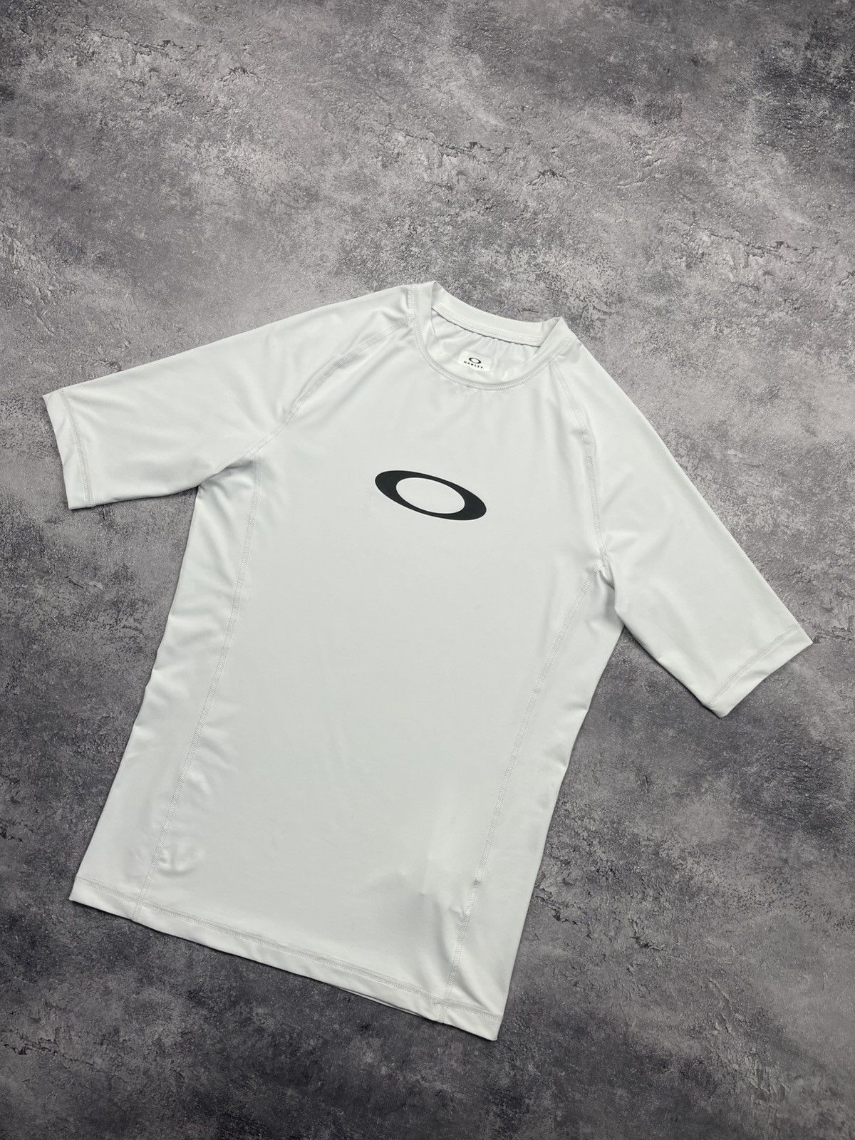 Oakley Oakley Hydrolix Big Center Logo Thermo T-Shirt White Tee Y2K Size US M / EU 48-50 / 2 - 2 Thumbnail
