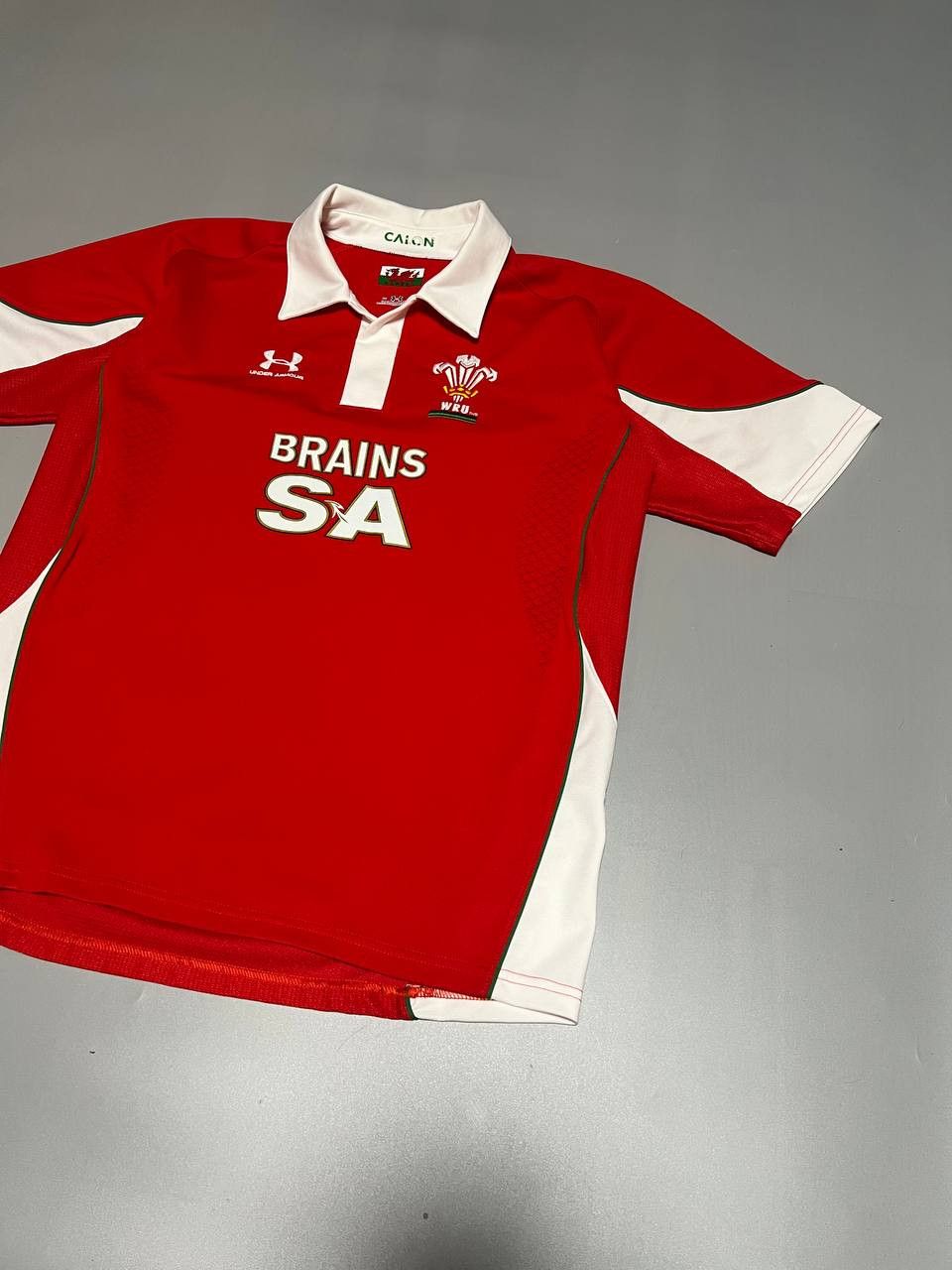 Under Armour Vintage Under Armour WRU Rugby Jersey Wales Rare Size US L / EU 52-54 / 3 - 4 Thumbnail