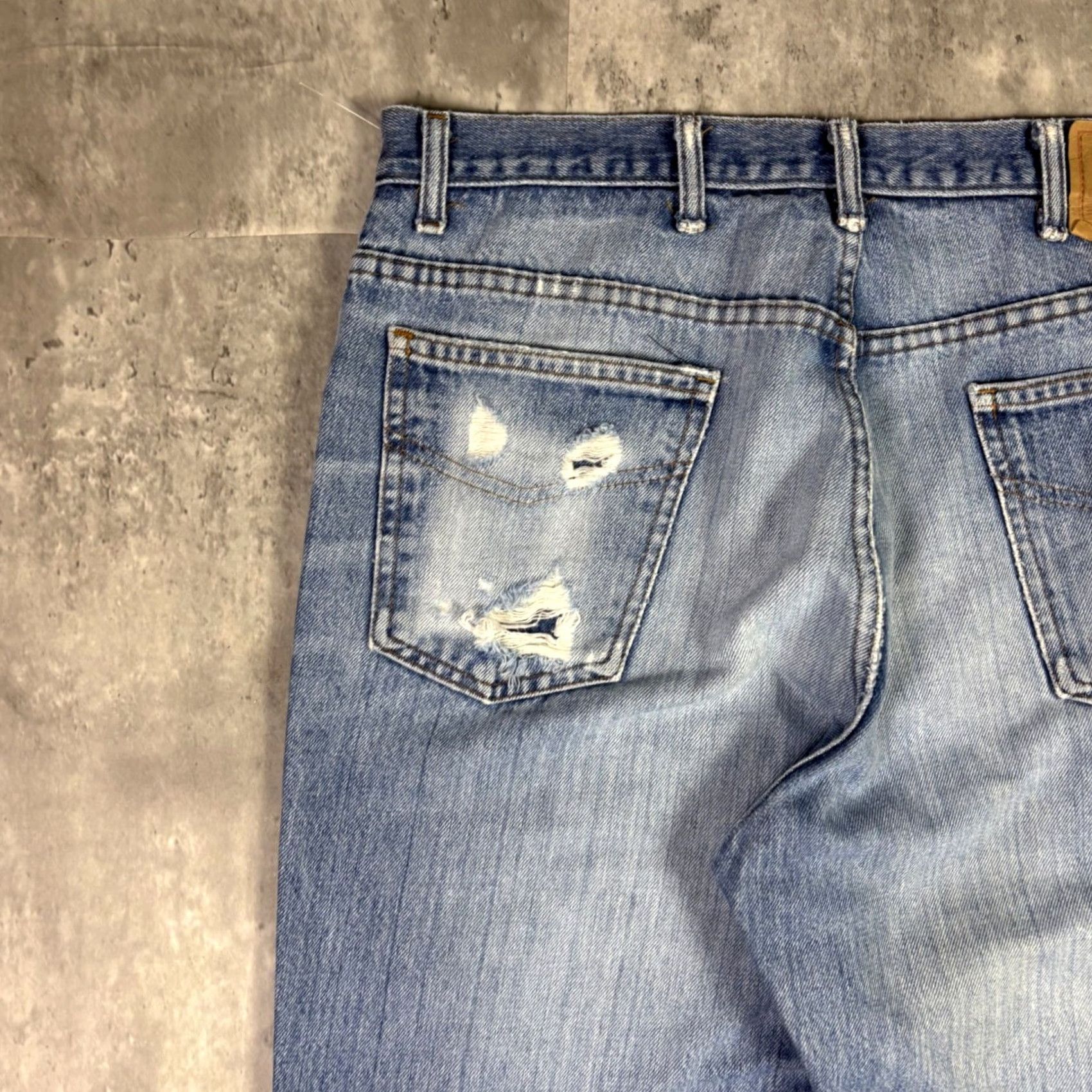 Denime VINTAGE Bodbucks Distressed Blue Denim Jeans Mens Size 32x30 Jeans Regular Blue 90s Mens Size US 32 / EU 48 - 7 Thumbnail