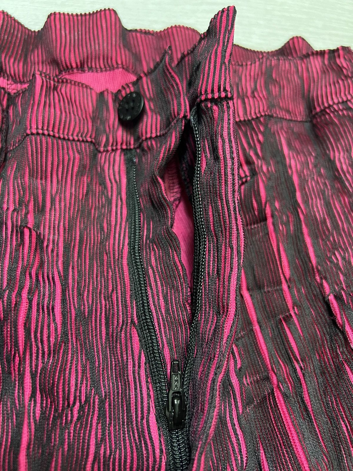 Issey Miyake Issey Miyake Men - S/S 2016 - Pleated Shorts Size US 34 / EU 50 - 5 Thumbnail