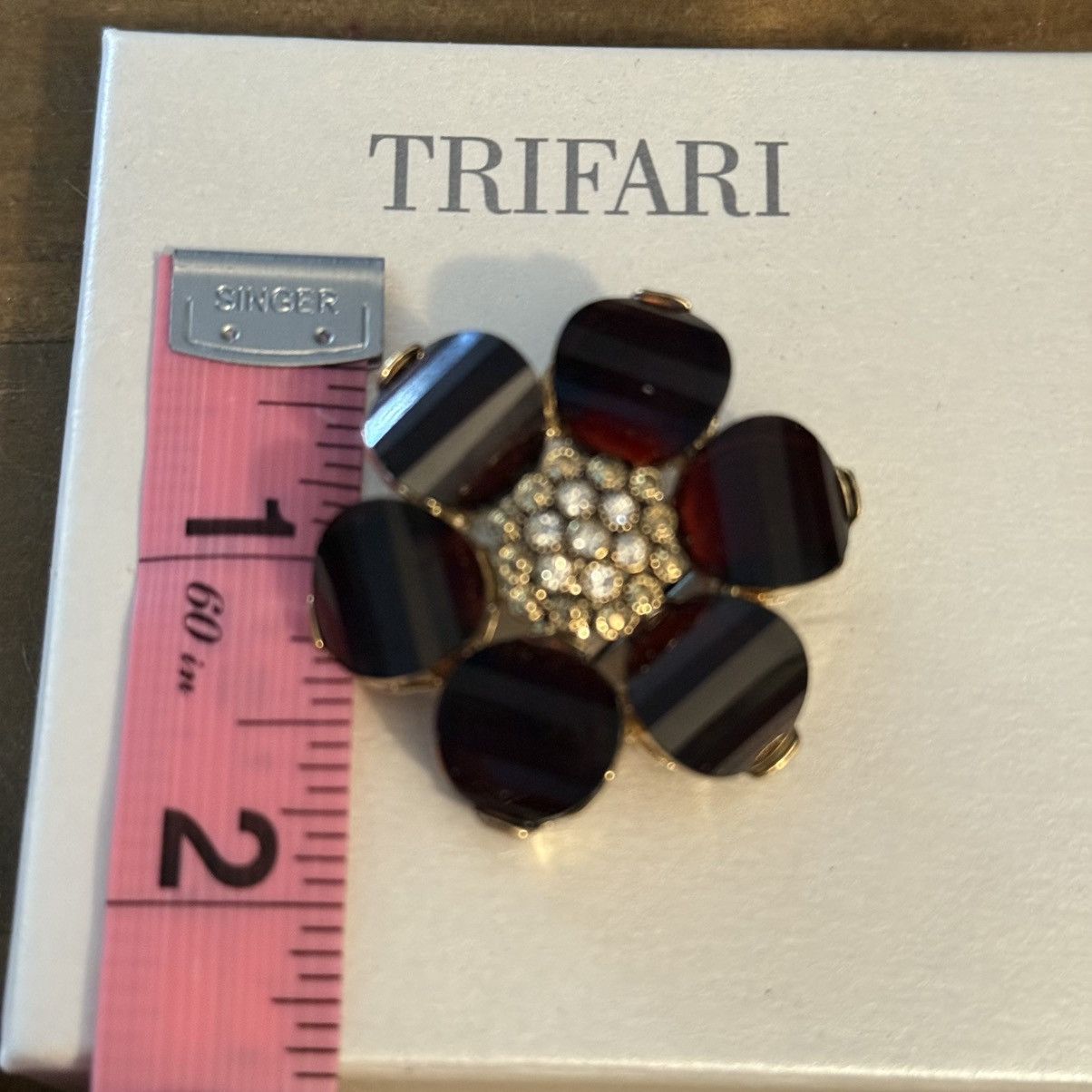 Vintage Vintage Trifari red gemstone floral brooch Size ONE SIZE - 3 Thumbnail