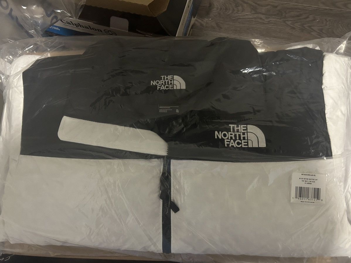 image of The North Face 1996 Retro Nupste Jacket Men’S in White, Men's (Size XL)