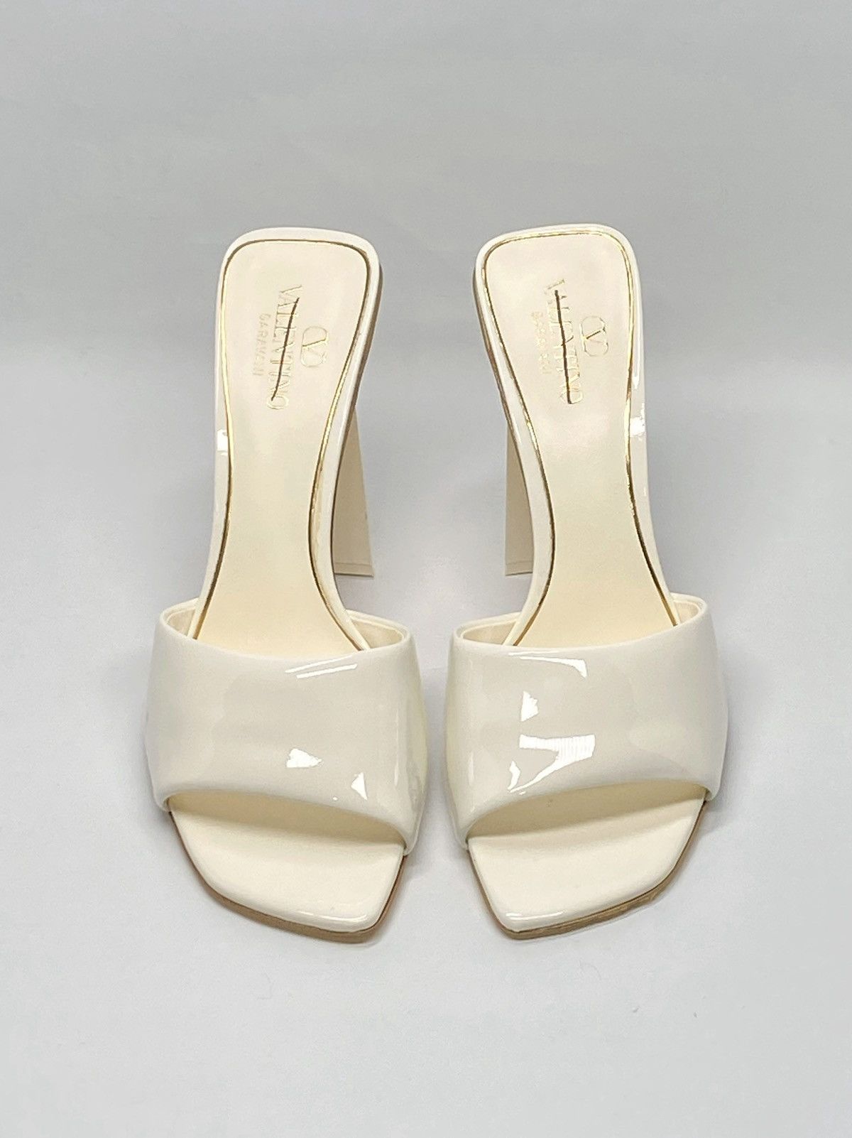 Valentino Valentino Garavani One Stud patent Leather Sandals size 38.5 Size US 8.5 / IT 38.5 - 4 Thumbnail