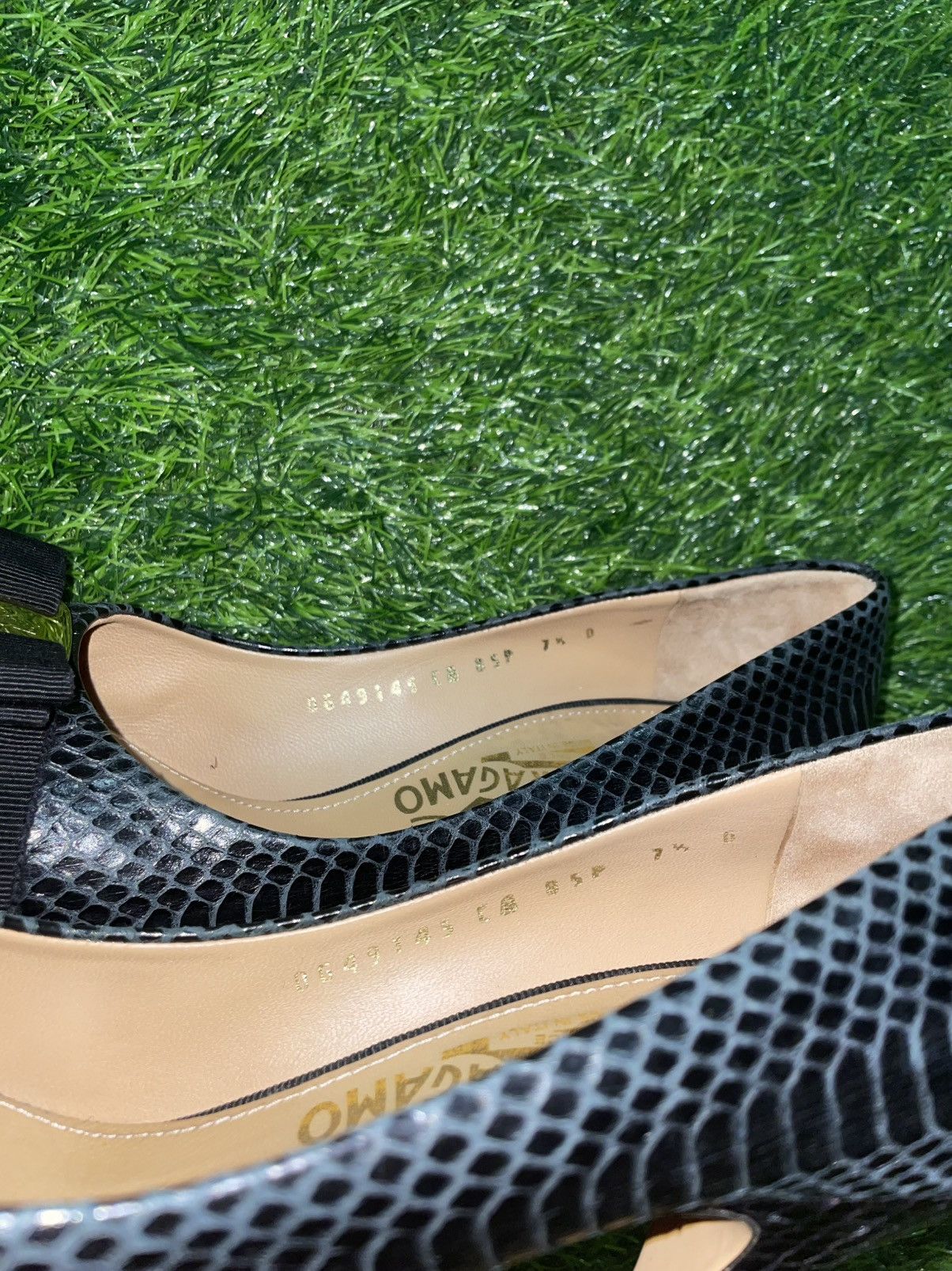 Salvatore Ferragamo Salvatore Ferragamo Black Snakeskin Heels Size 7.5 Size US 7.5 / IT 37.5 - 9 Thumbnail