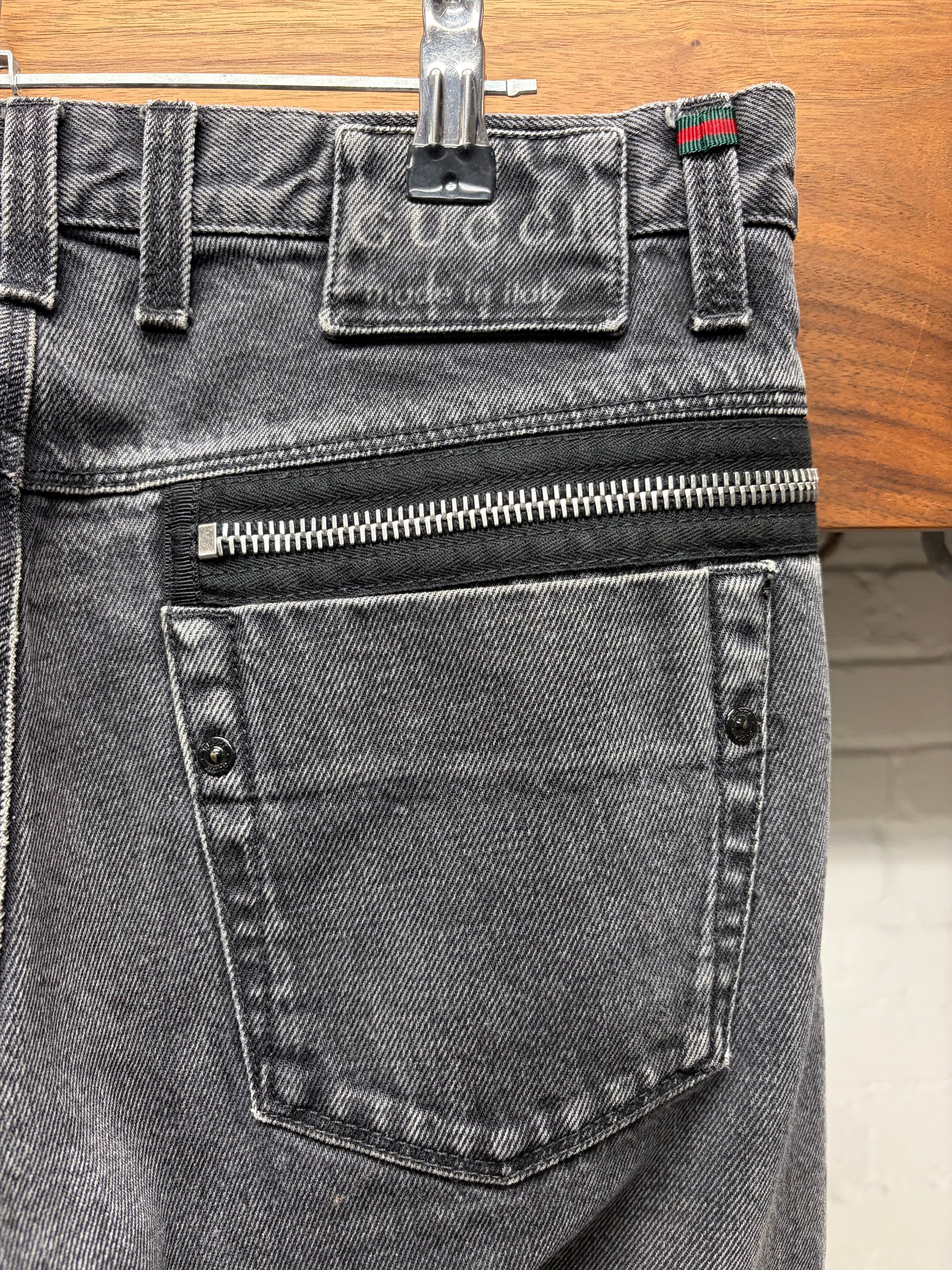 Gucci 2009 Gucci Low Rise Washed Grey Skinny Jeans Size US 30 / EU 46 - 2 Thumbnail
