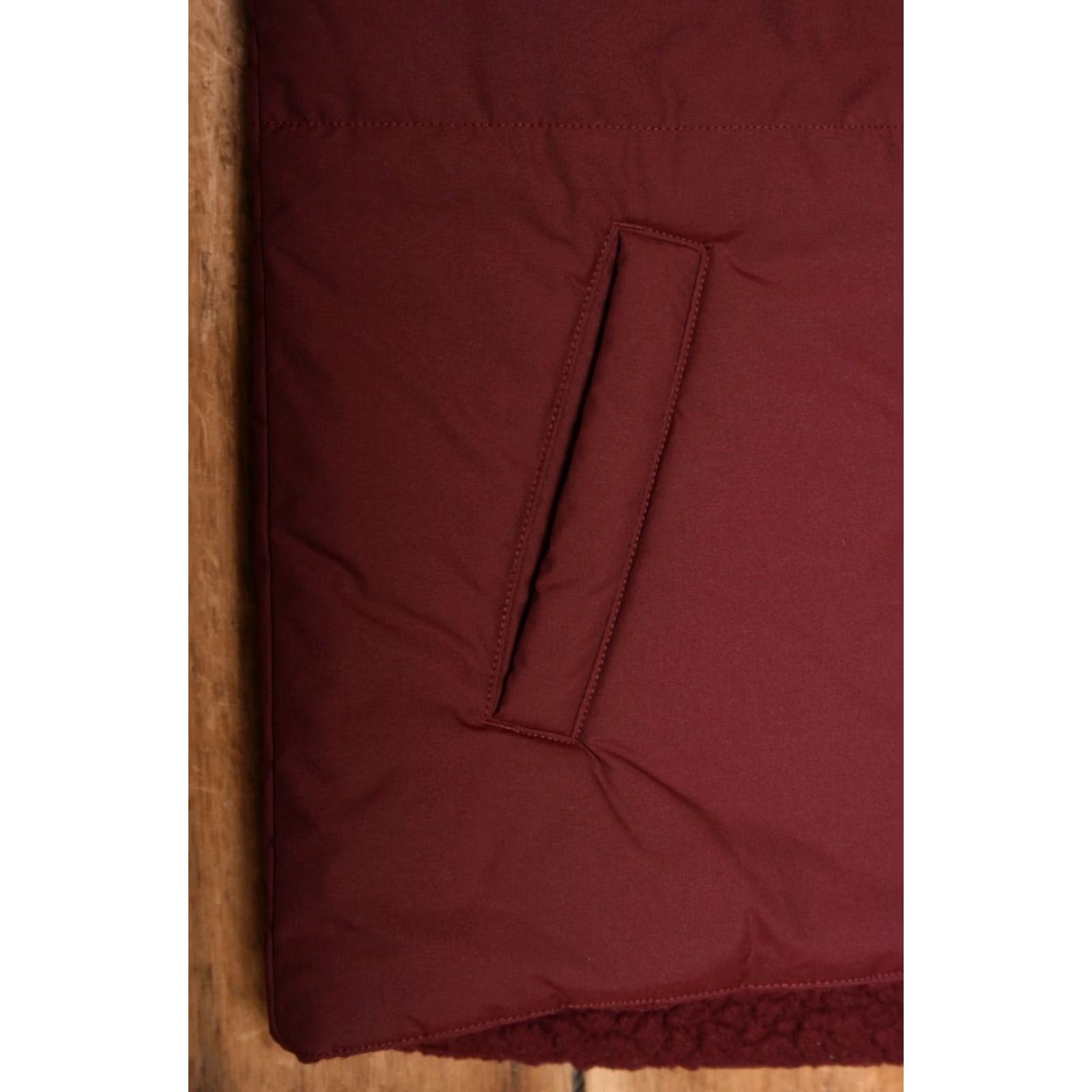 The North Face THE NORTH FACE Jacket Womens Sz. S Maroon Sherpa Lined Black Color Zip Exterior Polyester Basic Jacket Mens Womens Girls N/A Size S / US 4 / IT 40 - 6 Thumbnail