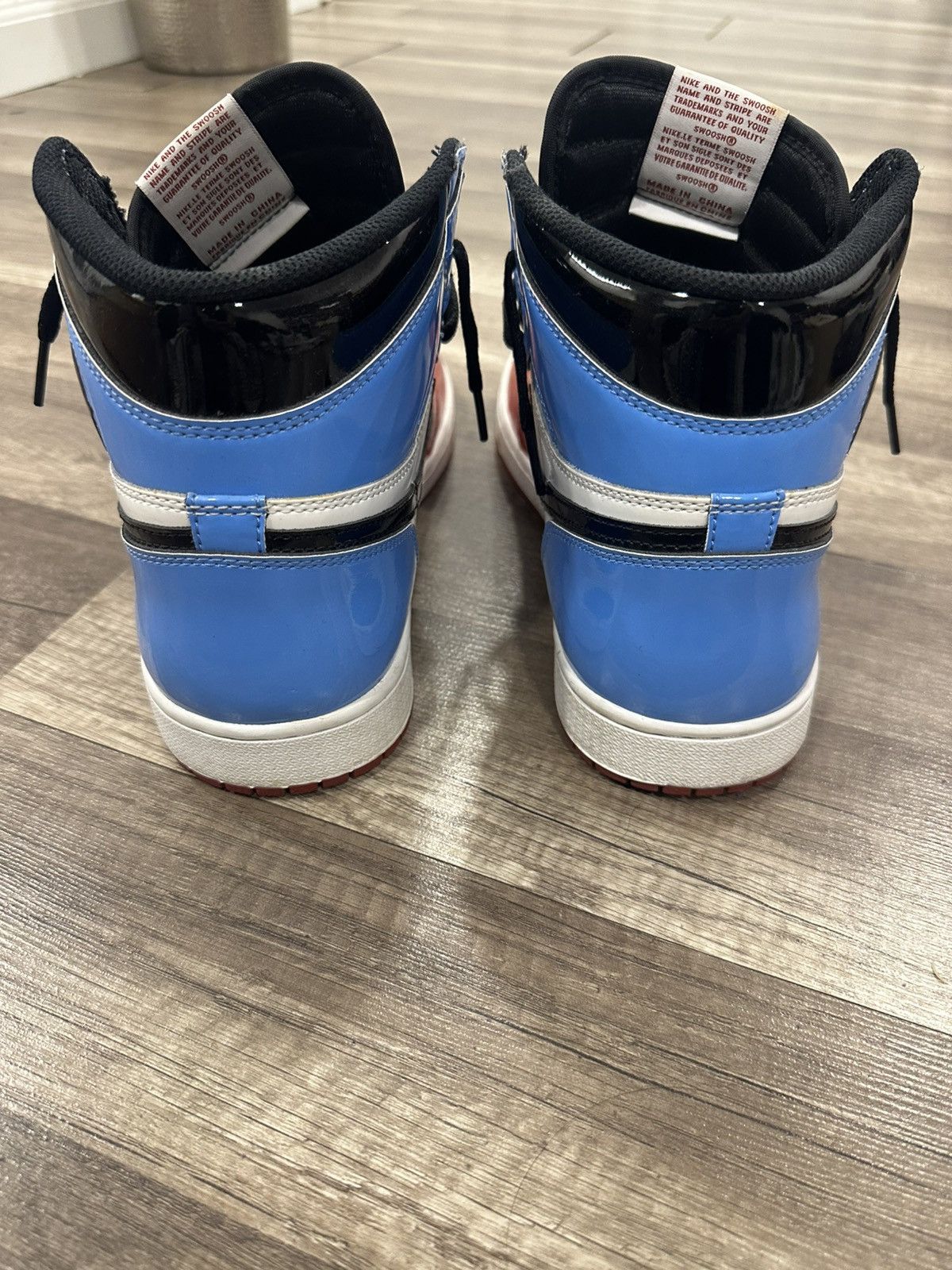 Jordan Brand 2019 Air Jordan 1 retro high OG ‘Fearless’ Size US 10 / EU 43 - 4 Thumbnail