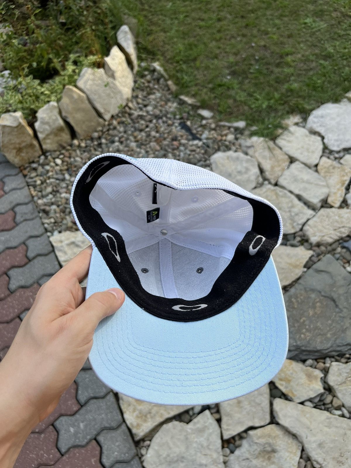 Oakley × Vintage Vintage Oakley y2k flex fit elastic band mesh logo cap hat Size 32 - 9 Thumbnail