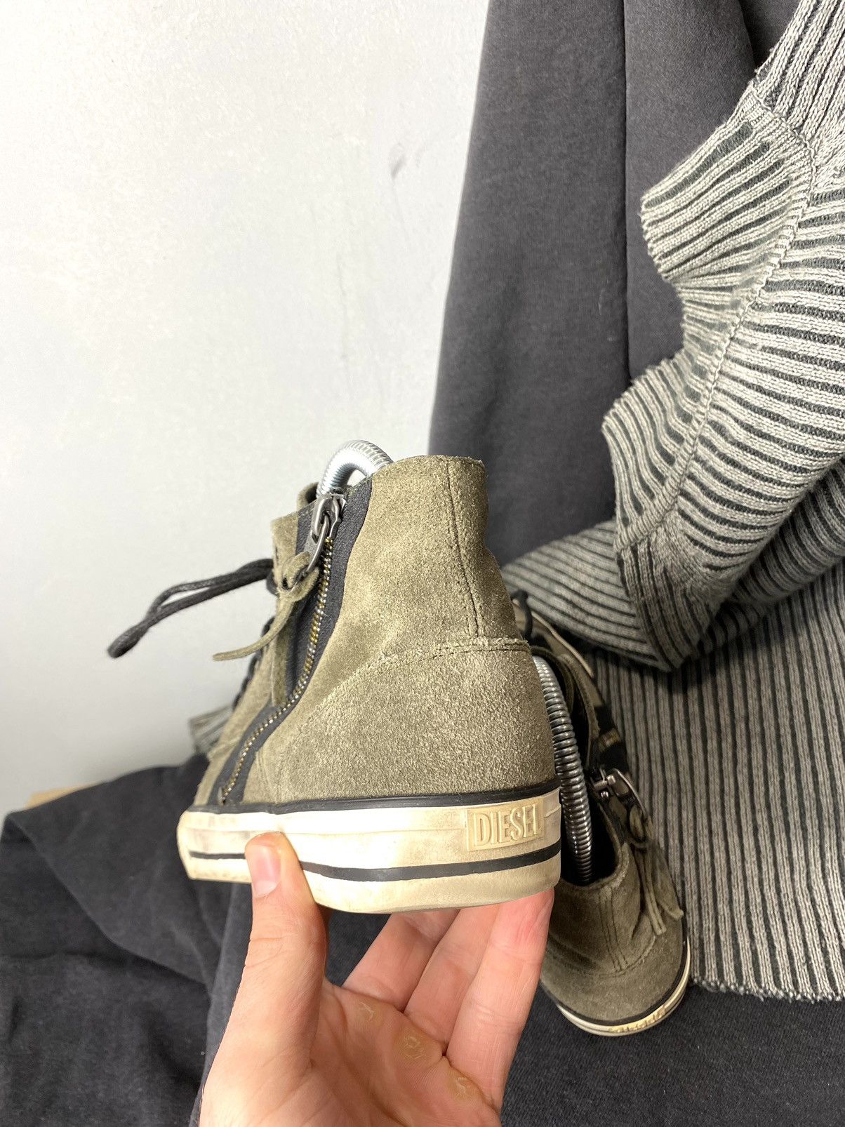 Diesel Vintage Diesel High Top Design Suede Sneakers Size US 7.5 / IT 37.5 - 12 Thumbnail