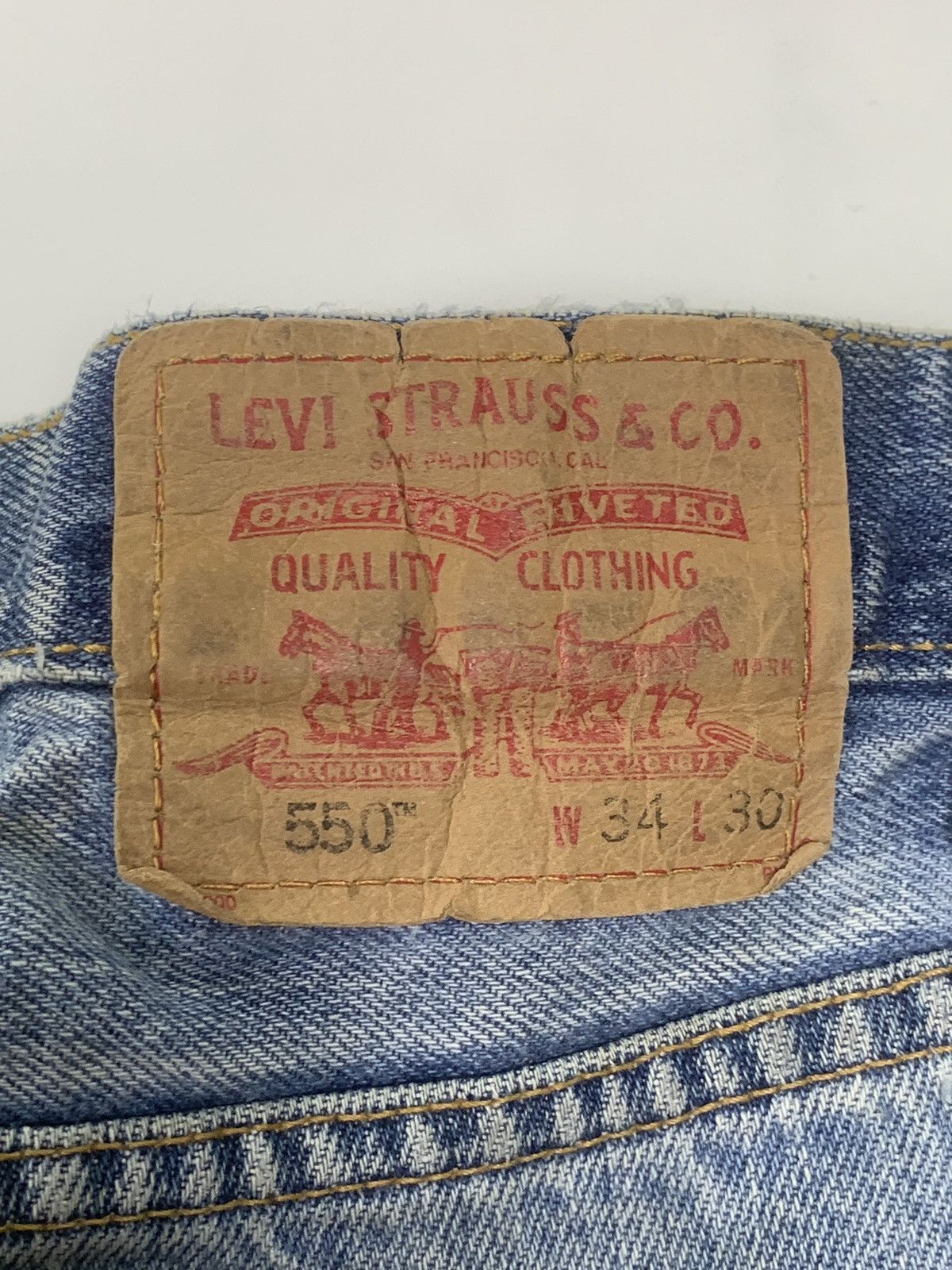 Levi's × Vintage Vintage Levis 550 distressed denim Size US 34 / EU 50 - 16 Thumbnail