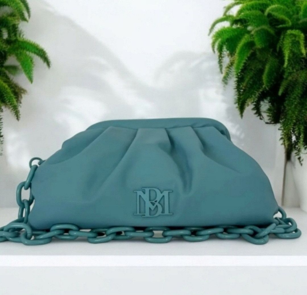 Badgley Mischka NWT Bagley Mishka Clutch w/Chain Strap Size ONE SIZE - 2 Thumbnail