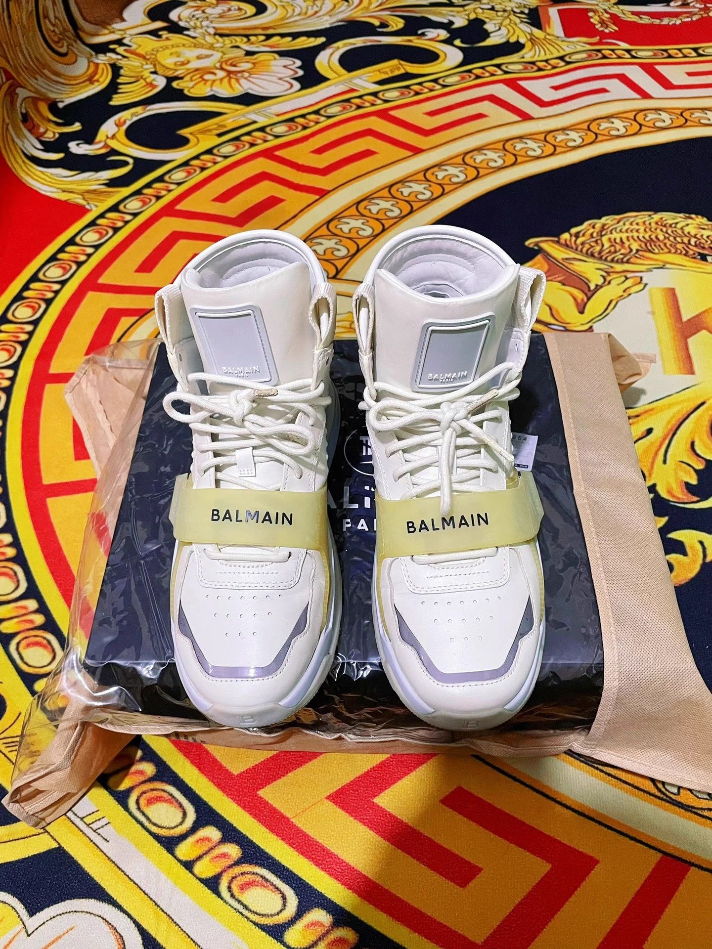 Balmain BALMAIN B-Ball Leather HiTop Sneakers White Fluo Green 41 Size US 8 / EU 41 - 2 Thumbnail