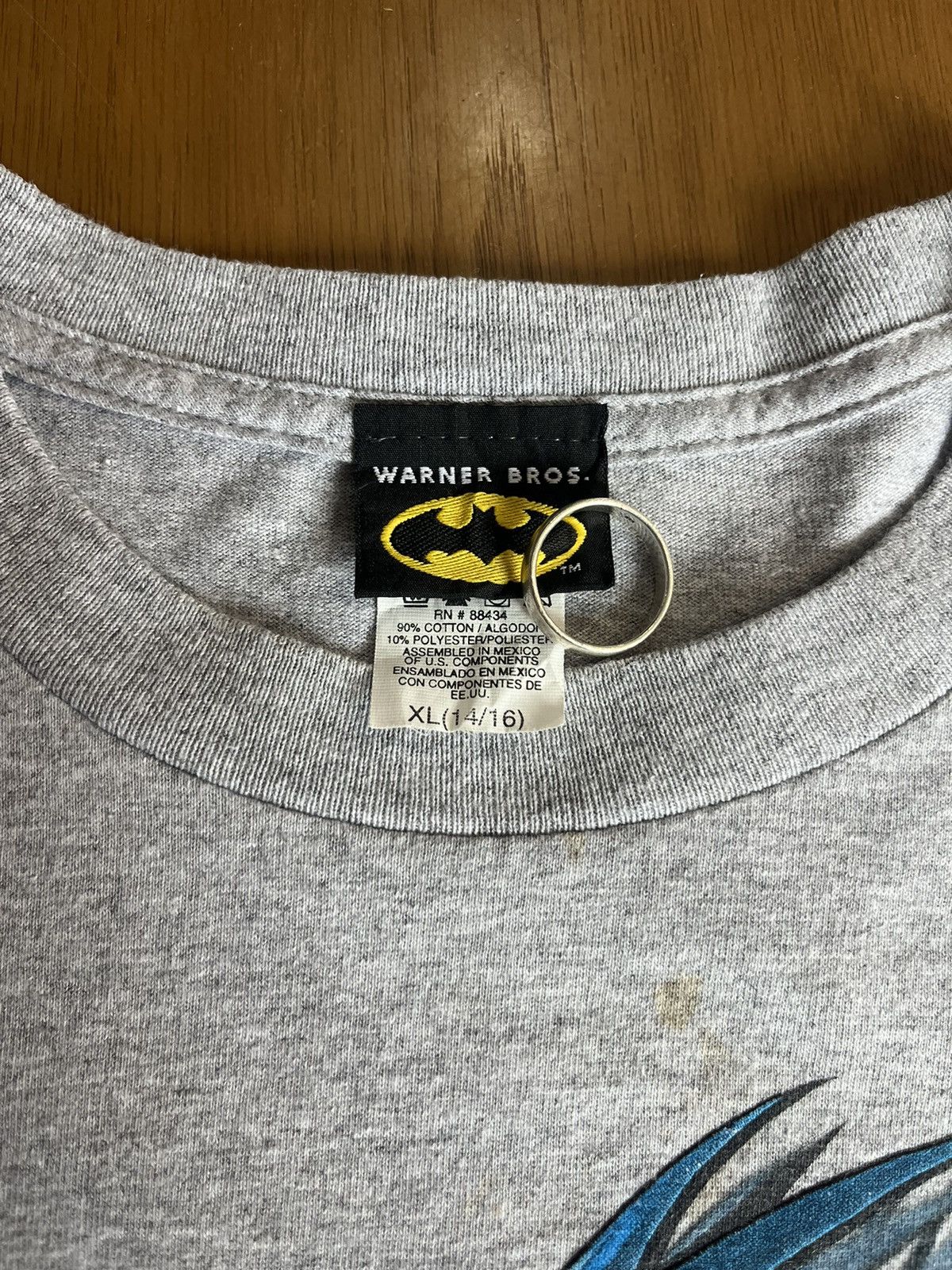 DC Comics Vintage BATMAN & ROBIN 2002’s ( XL Kid Size ) Tshirt Size US M / EU 48-50 / 2 - 4 Thumbnail