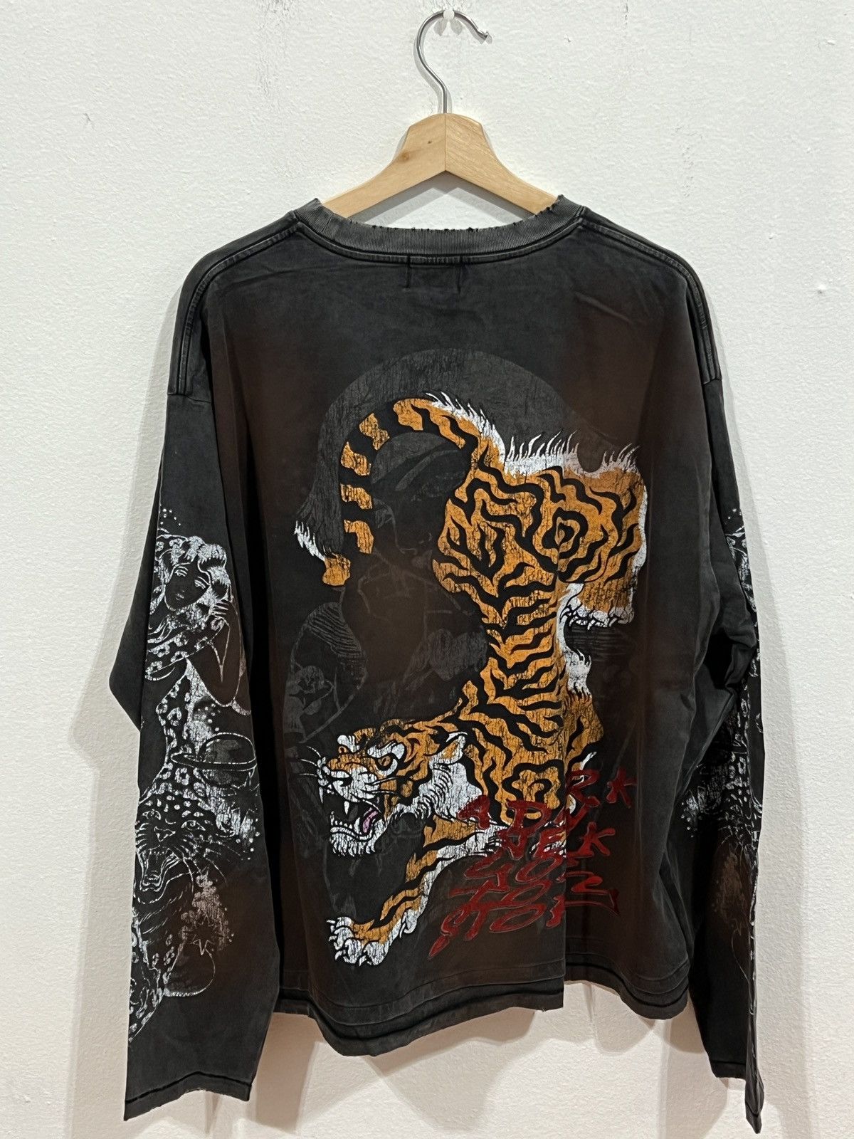 LOST INTRICACY Lost Intricacy Twin Tiger L/S Tee Size US XXL / EU 58 / 5 - 6 Thumbnail