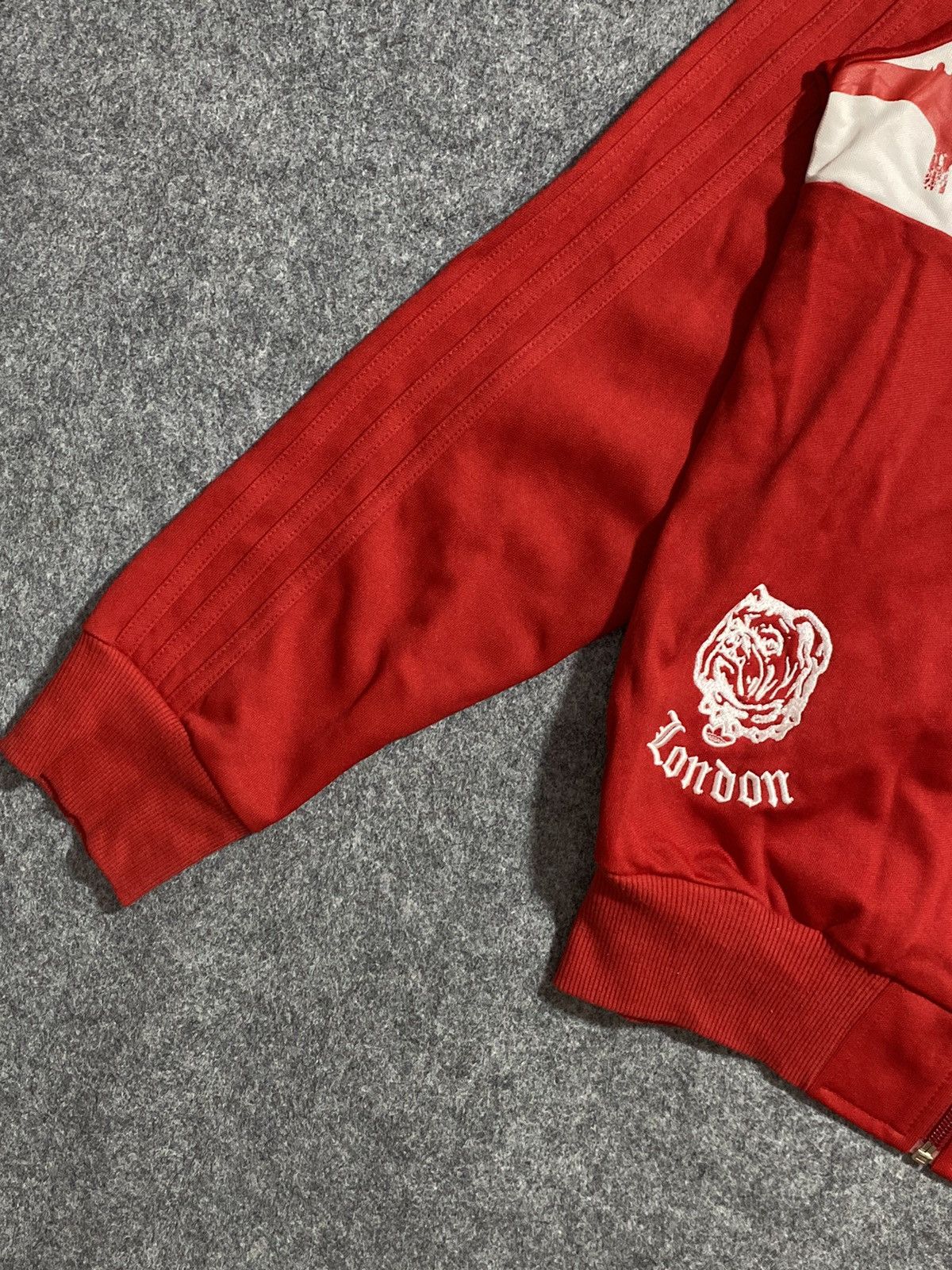 Adidas Rare Adidas Original London Jacket Red Bridge Size US M / EU 48-50 / 2 - 3 Thumbnail