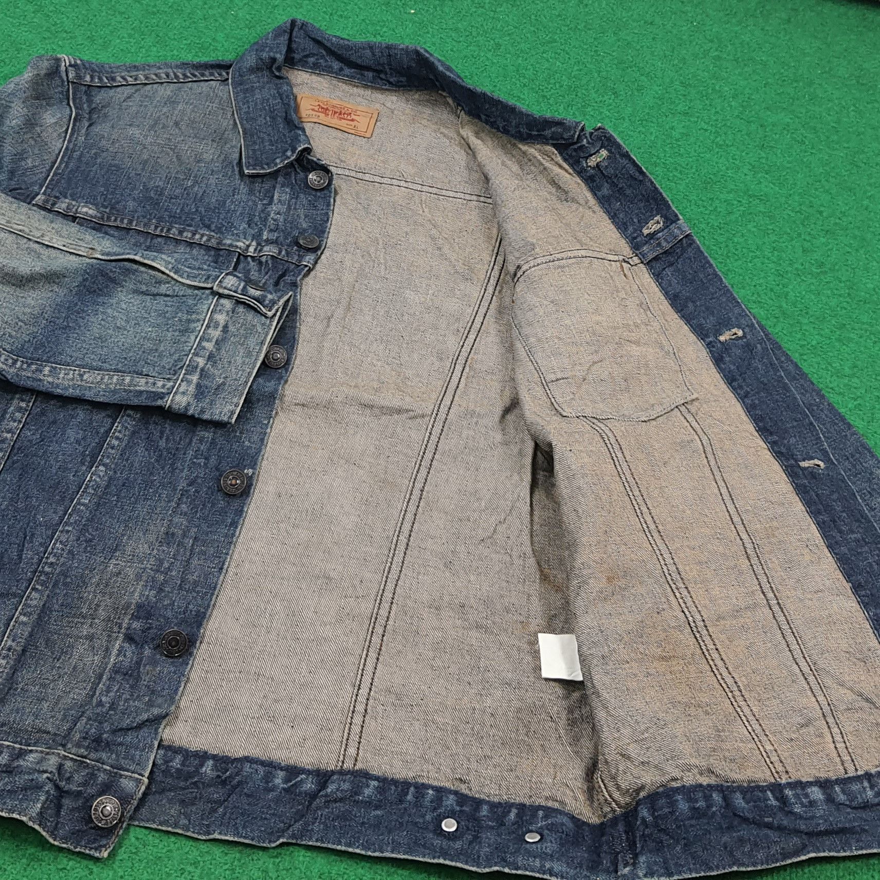 Levi's Vintage Levi's Denim Faded Blue Trucker Jacket C302N21 Size US M / EU 48-50 / 2 - 6 Thumbnail
