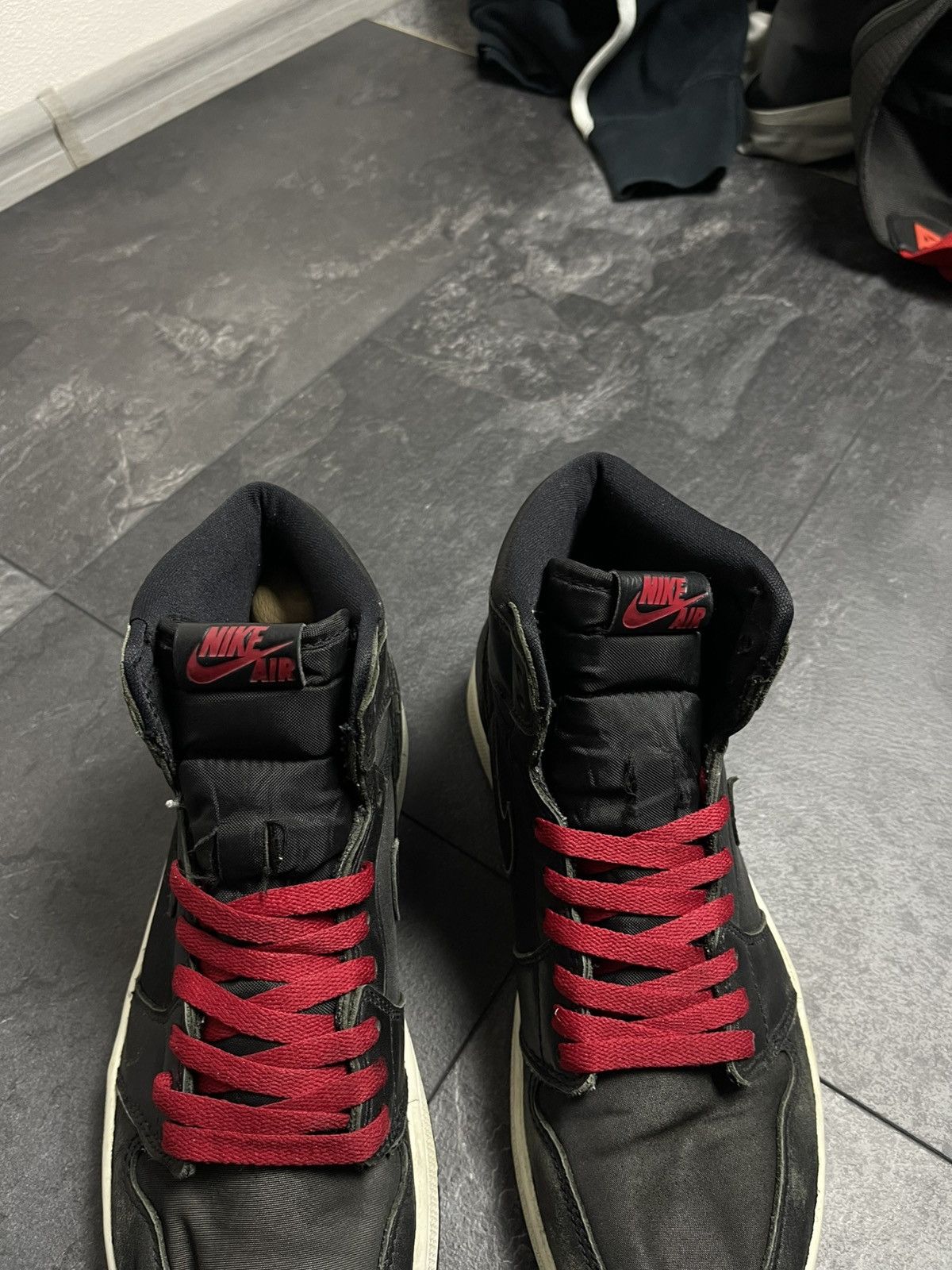 Jordan Brand Nike Air Jordan 1 Retro High OG Black Gym Red Size US 9 / EU 42 - 4 Thumbnail