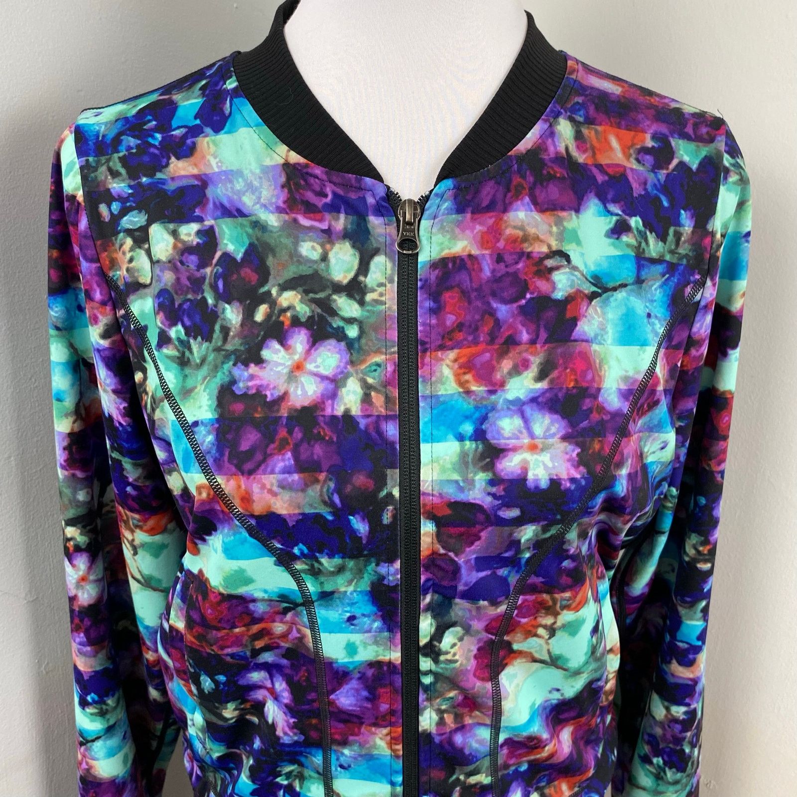 Athleta Athleta Floral Fade Bombtastic Jacket Medium Abstract Size M / US 6-8 / IT 42-44 - 2 Thumbnail