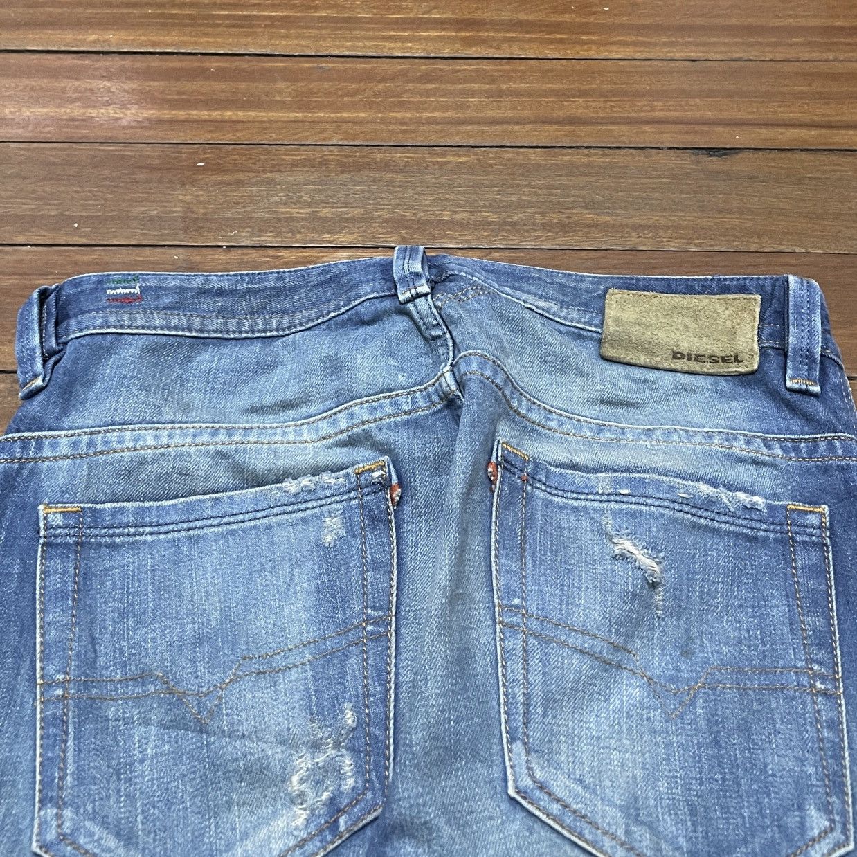 Diesel × Vintage Very Rare Design Vintage Brand Diesel Distressed Jeans 1990s Size US 29 - 4 Thumbnail