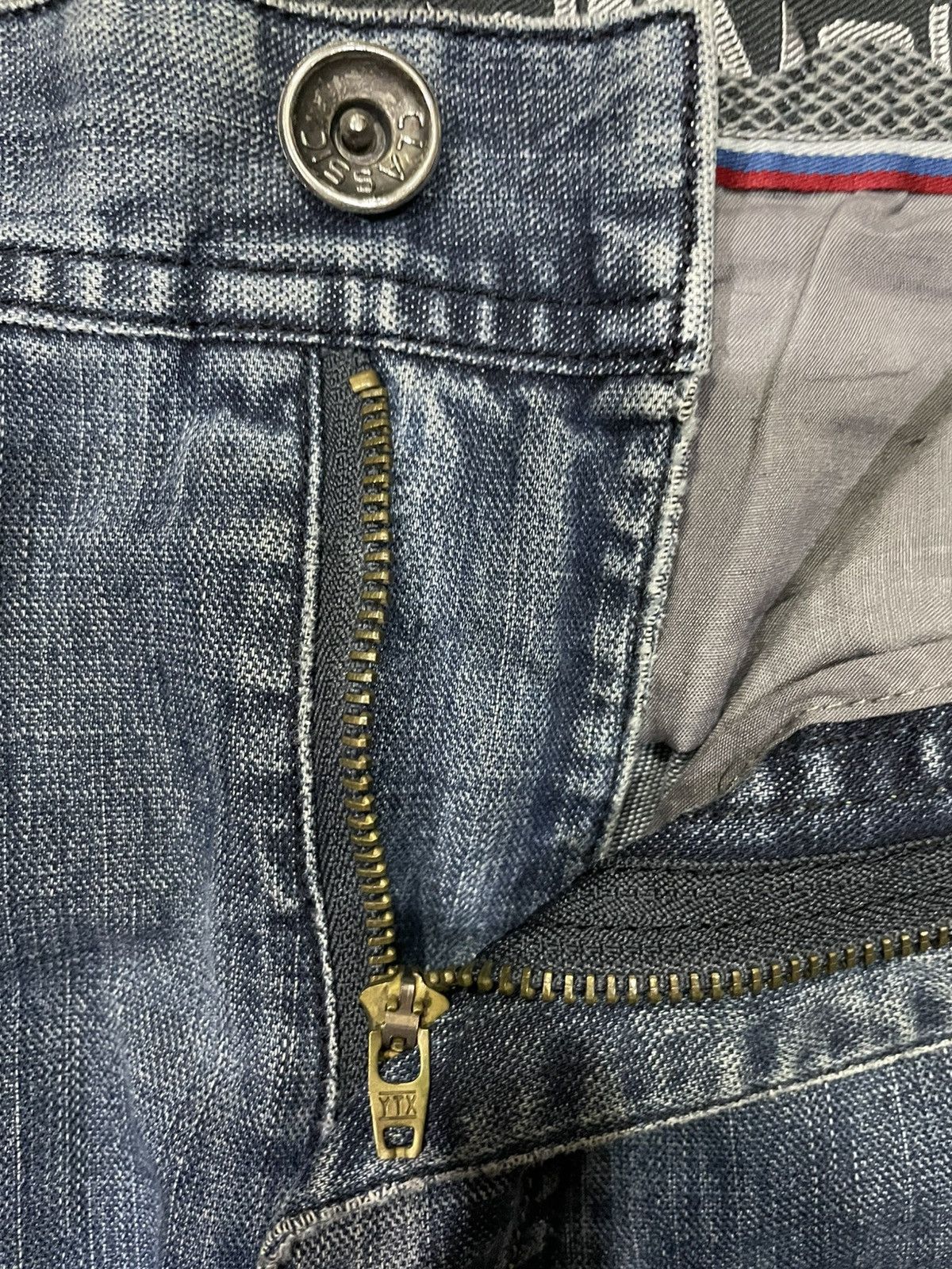 Vintage Vintage Japanese Brand Faded Distress Denim Jeans Size US 35 - 7 Thumbnail