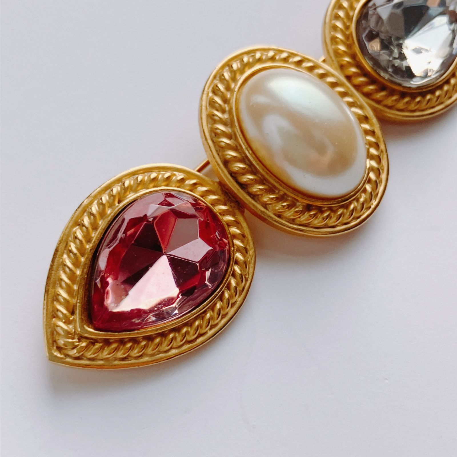 Vintage Vintage Signed TAT Gold Tone Brooch Faux Pearl Pink Gray Size ONE SIZE - 5 Thumbnail
