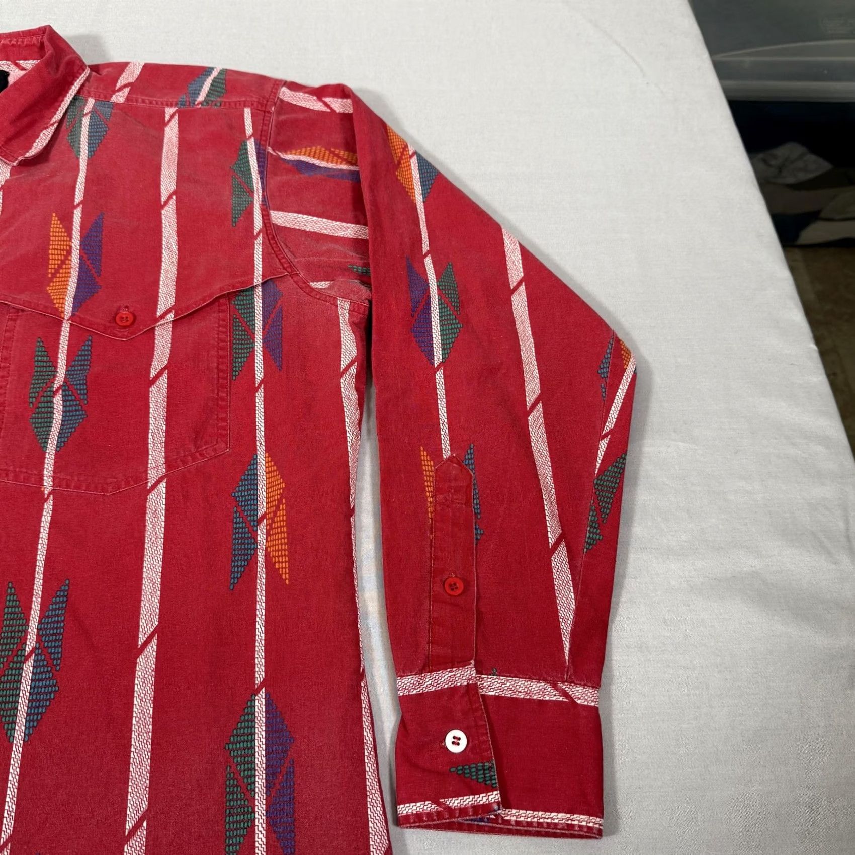 Wrangler VINTAGE Wrangler Shirt Men Large Red Aztec Western Button Up Cowboy Frontier 90s Size US L / EU 52-54 / 3 - 5 Thumbnail