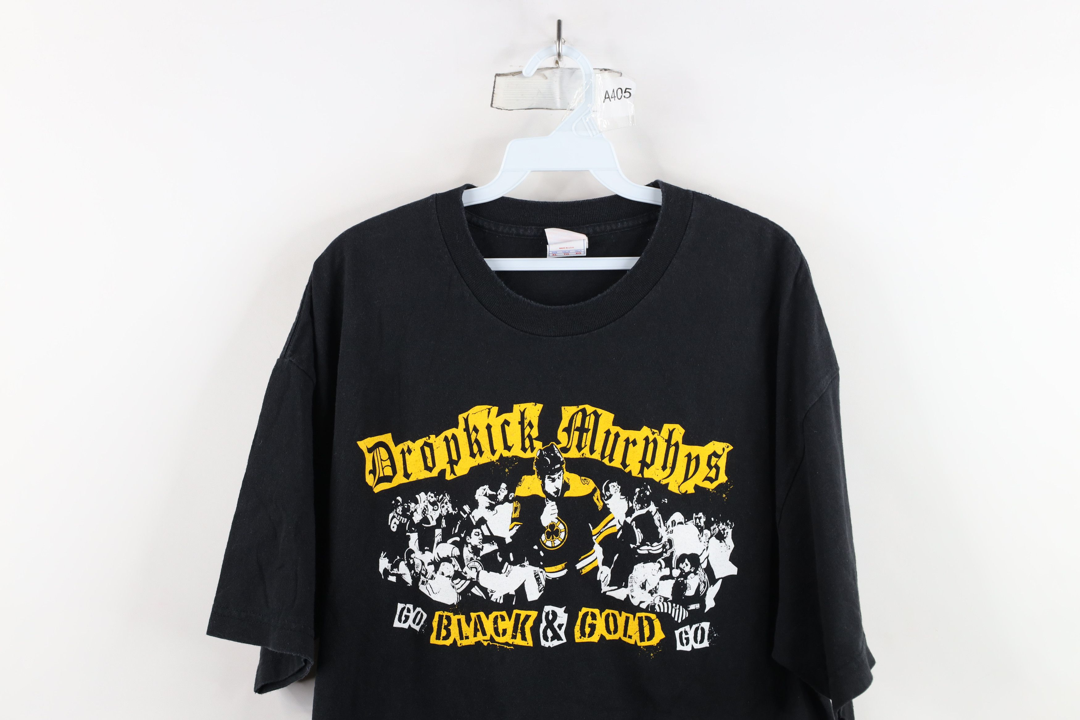 Vintage Vintage 90s Black and Gold Go Dropkick Murphys Band T-Shirt Size US XL / EU 56 / 4 - 2 Thumbnail