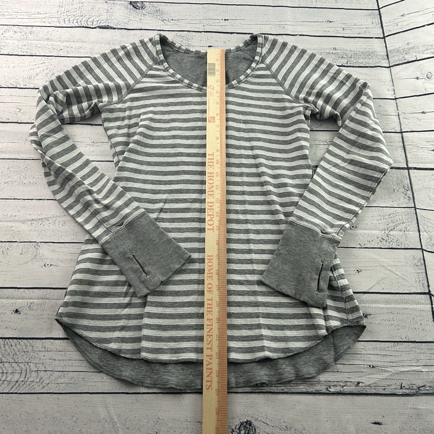 Lululemon VINTAGE Lululemon Reversible Long Sleeve Striped Casual T Shirt Top Women's 4 Gray Size S / US 4 / IT 40 - 2 Thumbnail