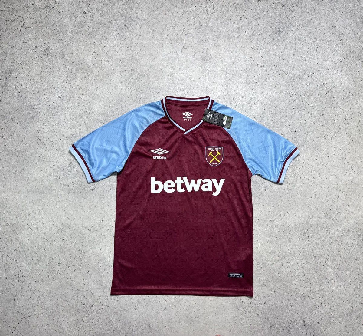 Umbro Umbro FC West Ham United 2023/2024 Soccer Jersey New Size US L / EU 52-54 / 3 - 1 Thumbnail