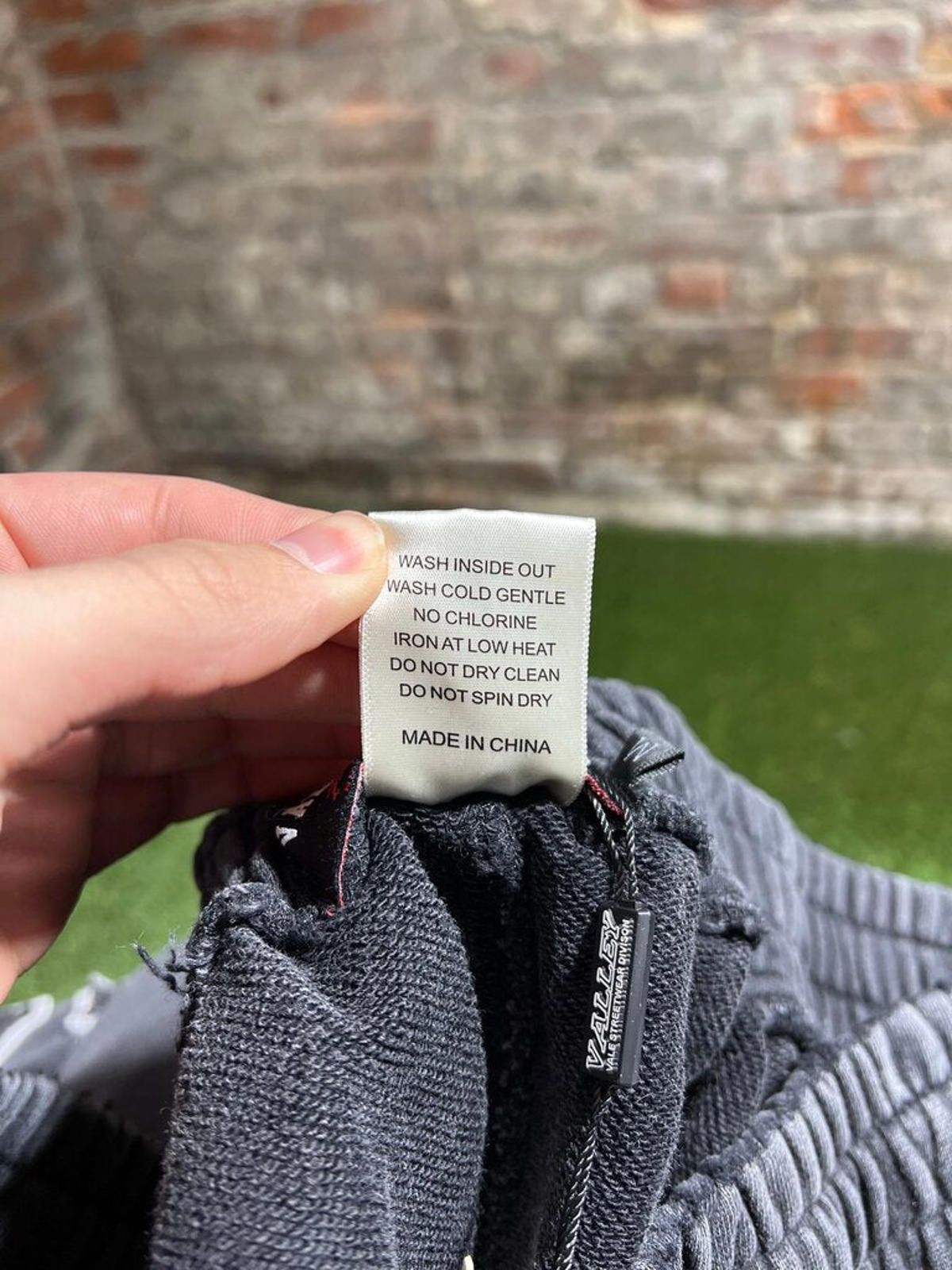 Vale Vale State Striped Sweatpants Black/White Sz. M Size ONE SIZE - 4 Thumbnail