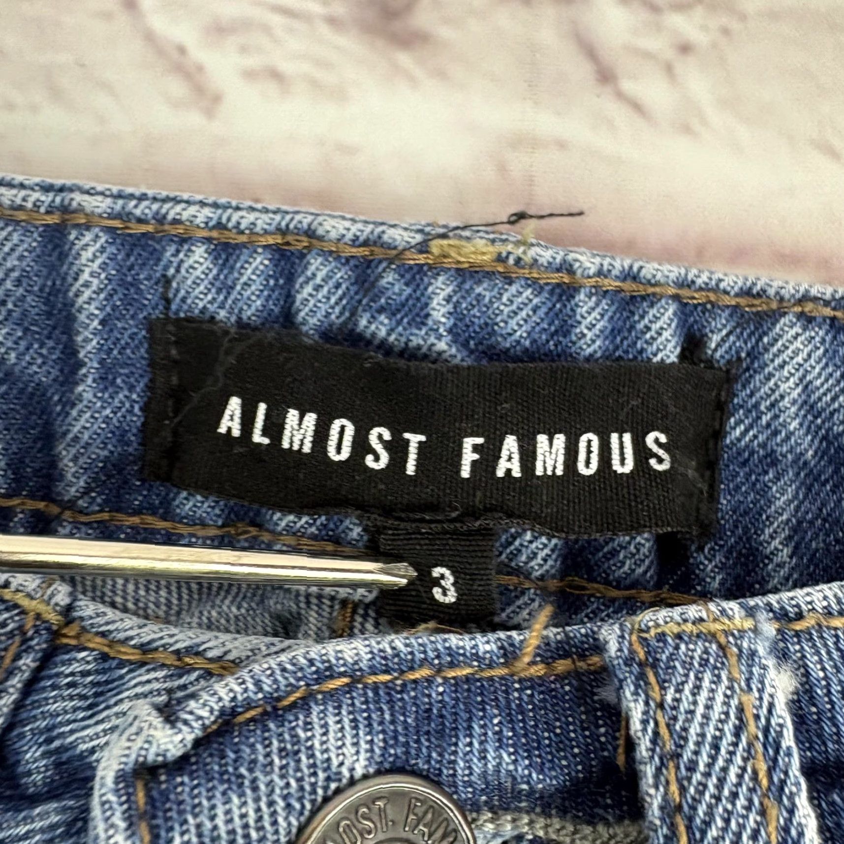 Almost Famous Almost Famous Jeans Juniors 3 Medium Wash Distressed Straight Crop 26x26 Denim Size 26" / US 2 / IT 38 - 5 Thumbnail