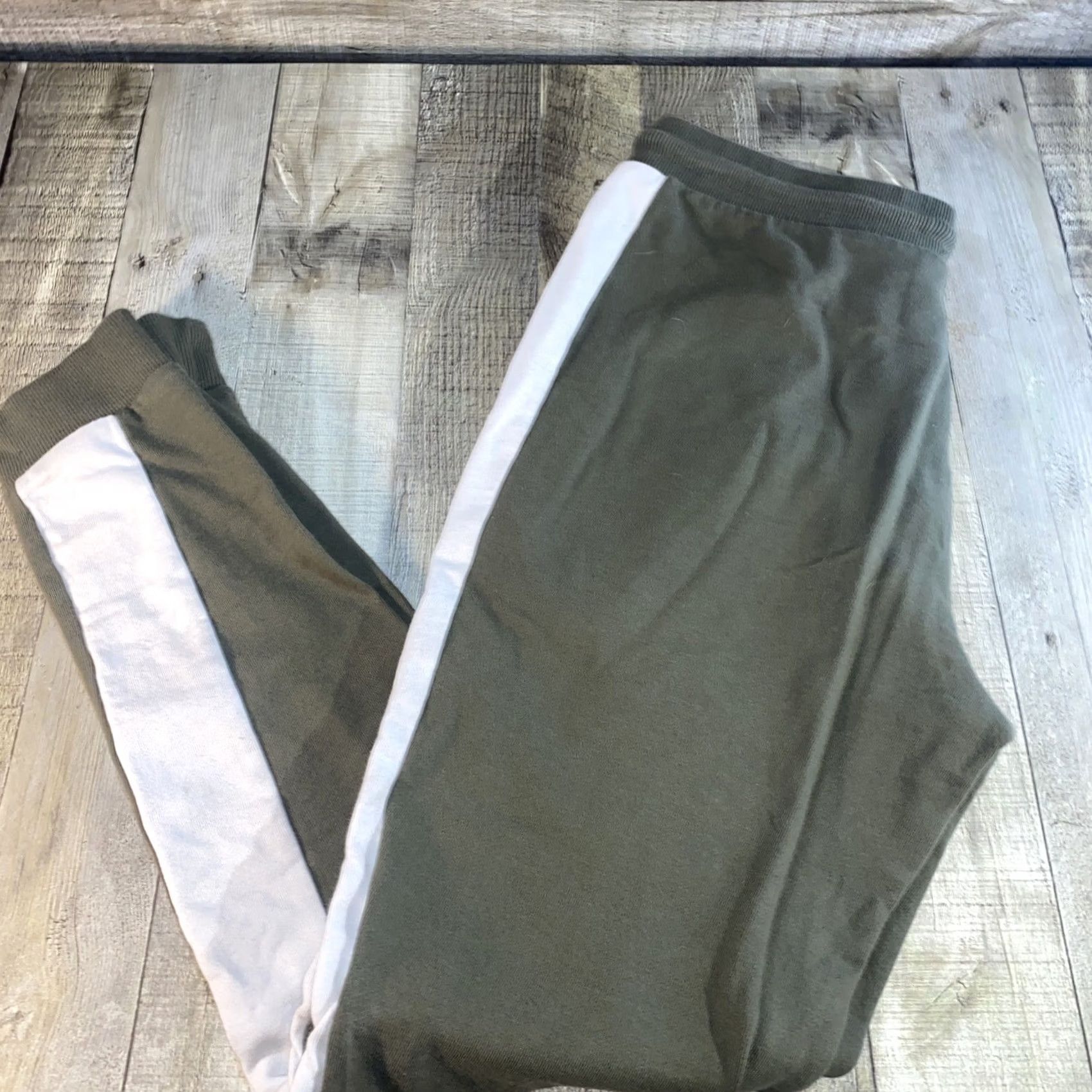 Asos ASOS Joggers S Olive Men Pants Regular Size S 29in Green jogger Size US 29 - 3 Thumbnail