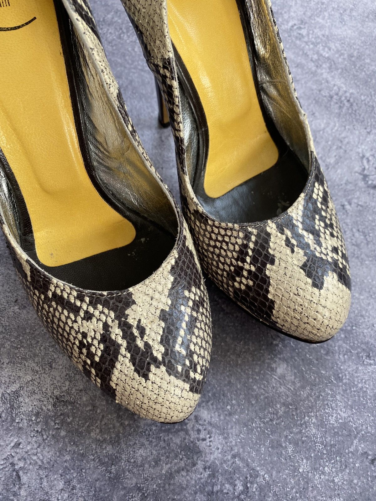 Just Cavalli Vintage Just Cavalli Heels Snake Print Shoes Made in Italy Size US 8 / IT 38 - 9 Thumbnail
