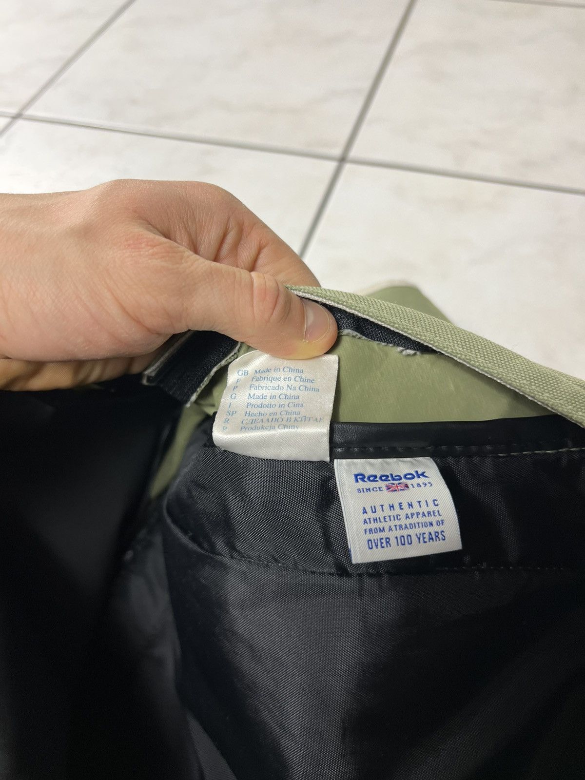 Reebok Vintage Reebok y2k crossbody sling bag phone case gorpcore Size ONE SIZE - 21 Thumbnail