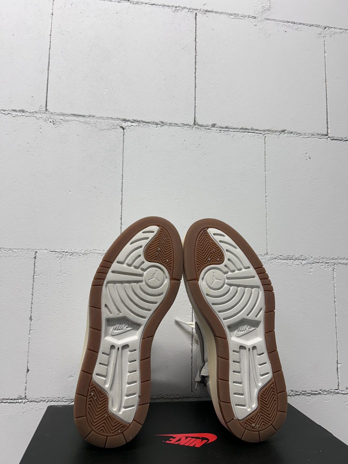 Jordan Brand × Nike Nike Air Jordan 1 Elevate High SE US 7.5 / 24.5 cm Size US 5.5 / EU 38 - 7 Thumbnail