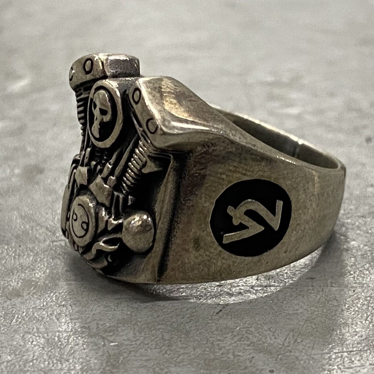 Harley Davidson × Japanese Brand × Vintage Vintage Harley Davidson Chunky V Twin Engine Signet Ring Size ONE SIZE - 3 Thumbnail