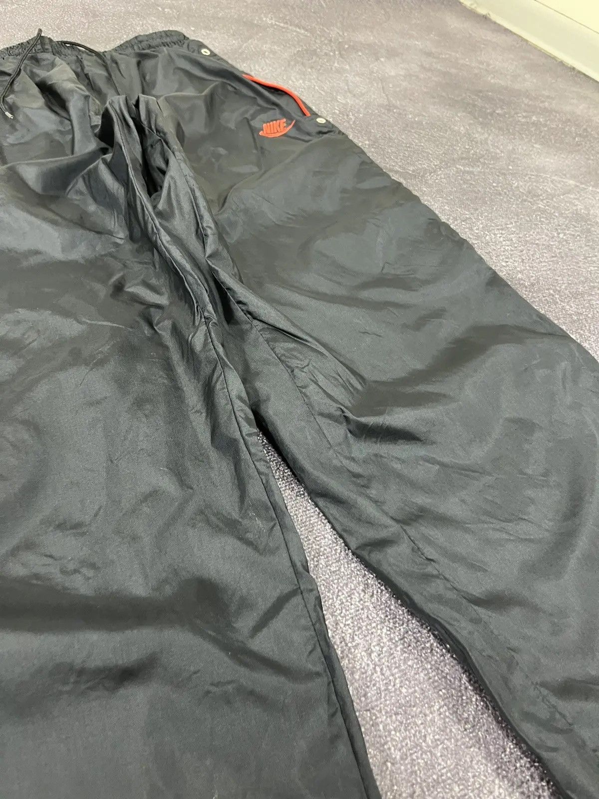 Nike × Vintage Vintage 90s Nike Swoosh Retro Hype Black Nylon Track Pants Size US 32 / EU 48 - 5 Thumbnail
