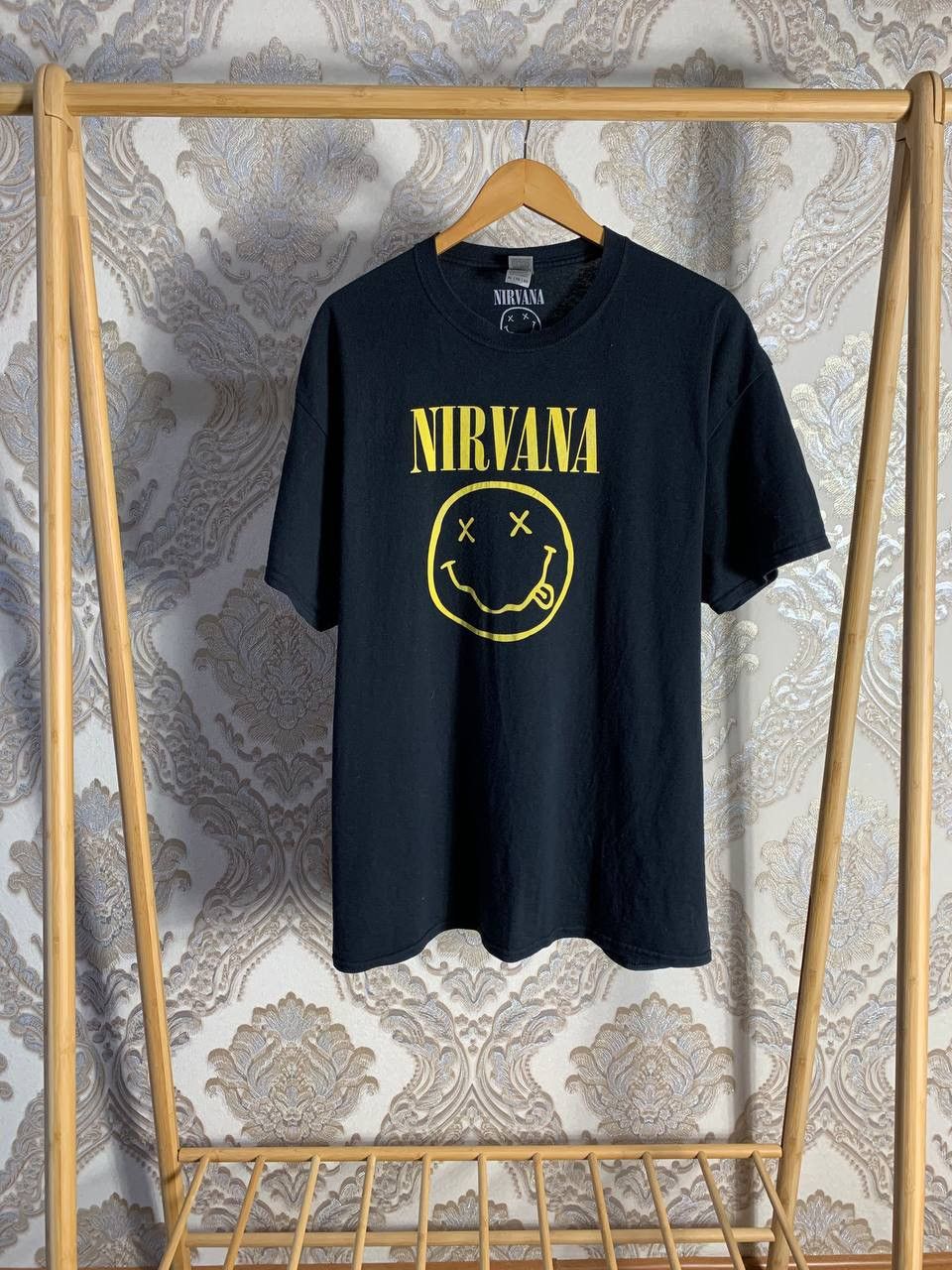 Band Tees VERY RARE NIRVANA KURT COBAIN BIG LOGO ROCK T-SHIRT Y2K 90s Size US XL / EU 56 / 4 - 1 Thumbnail