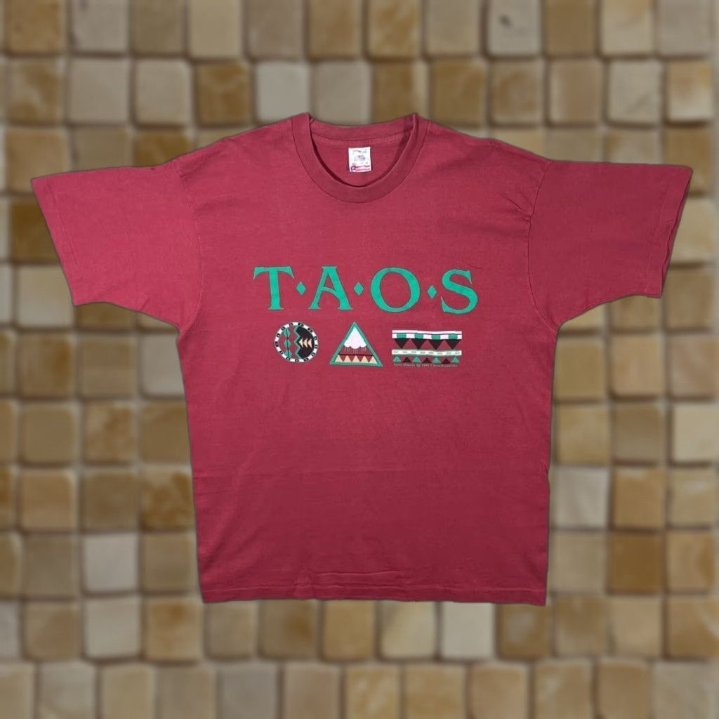 Fruit Of The Loom VINTAGE Fruit of the Loom T-Shirt XL Red Graphic Souvenir Taos 1992 US Made Mens Short Sleeve Round Neck Graphic Print 1990s Size US XL / EU 56 / 4 - 1 Thumbnail