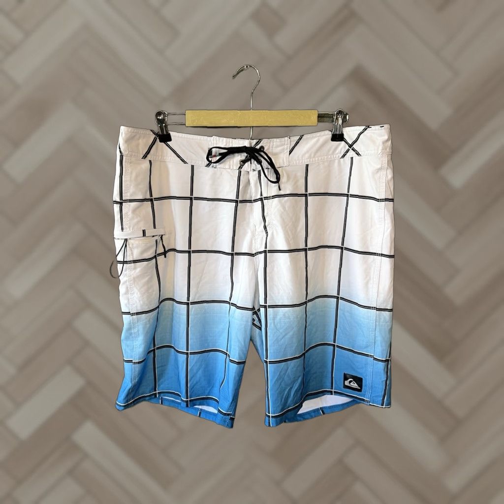 Quiksilver Quiksilver Board Shorts Blue Checkered Size 38 Mens Size US 38 / EU 54 - 1 Thumbnail