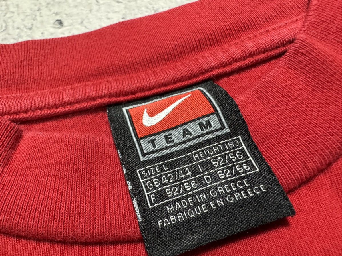 Nike Nike Vintage 90’s Center Swoosh T-Shirt Red Size US L / EU 52-54 / 3 - 6 Thumbnail