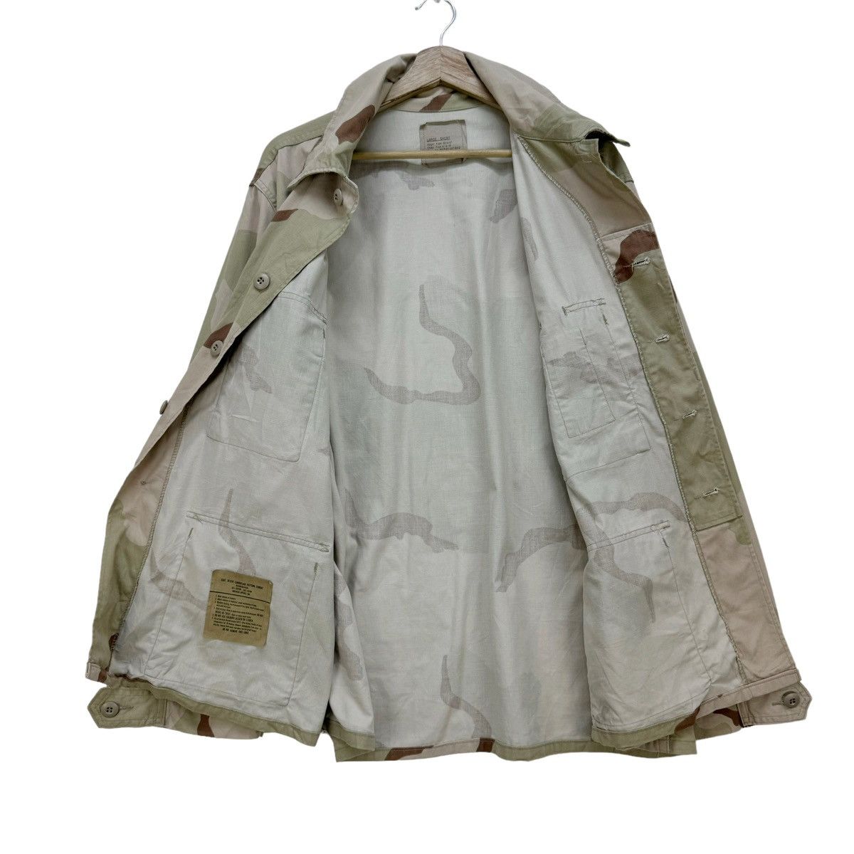 American Apparel ❄️AMERICAN DESERT CAMOUFLAGE COMBAT BUTTON SHIRTS Size US L / EU 52-54 / 3 - 7 Thumbnail