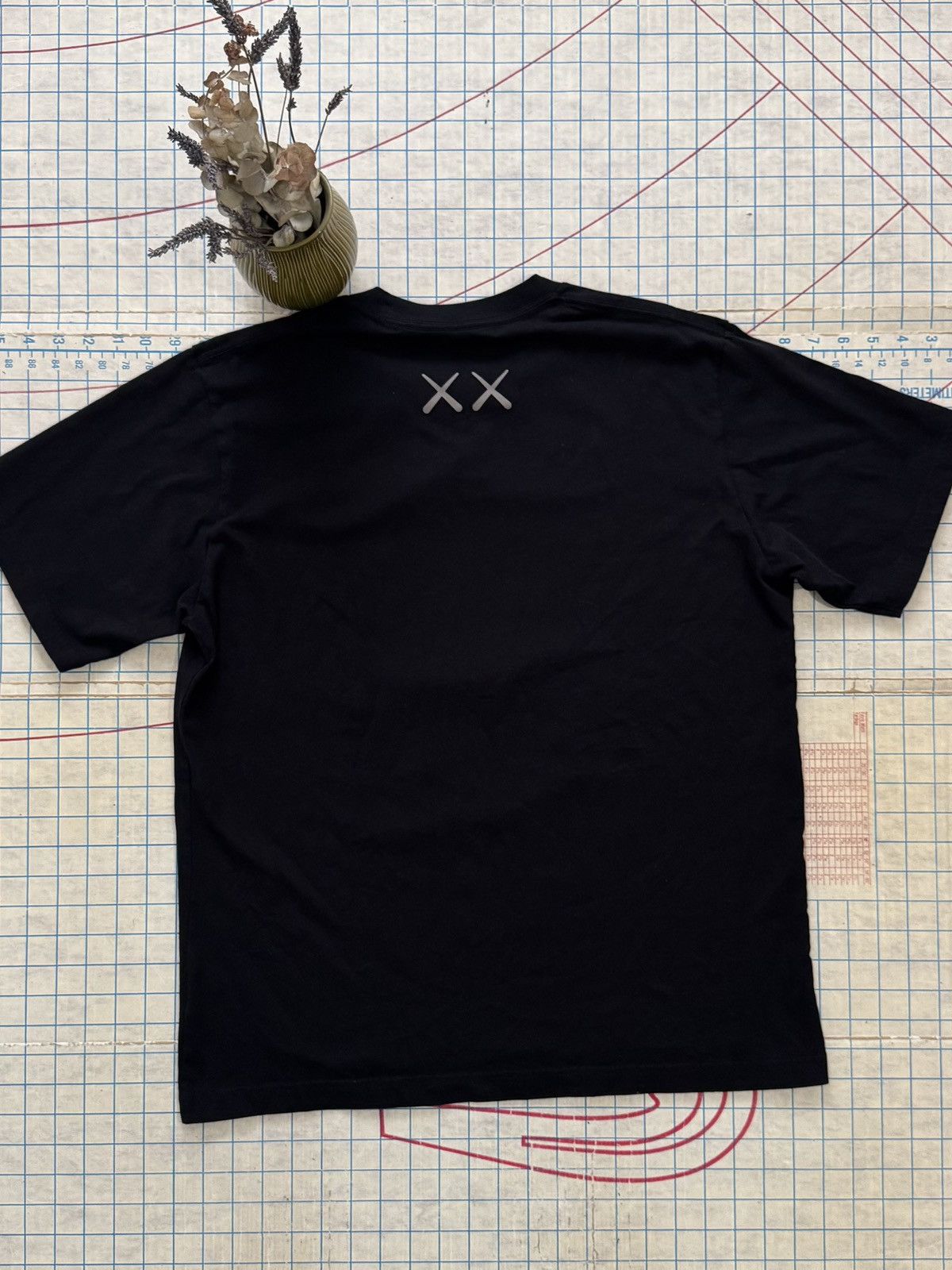 Kaws × Uniqlo Uniqlo x Kaws Companion T-Shirt Black Men’s Size Large Size US L / EU 52-54 / 3 - 7 Thumbnail