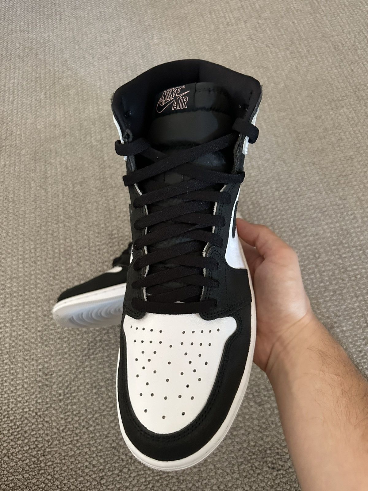 Nike Jordan 1 Bleached Coral Size US 11 / EU 44 - 3 Thumbnail