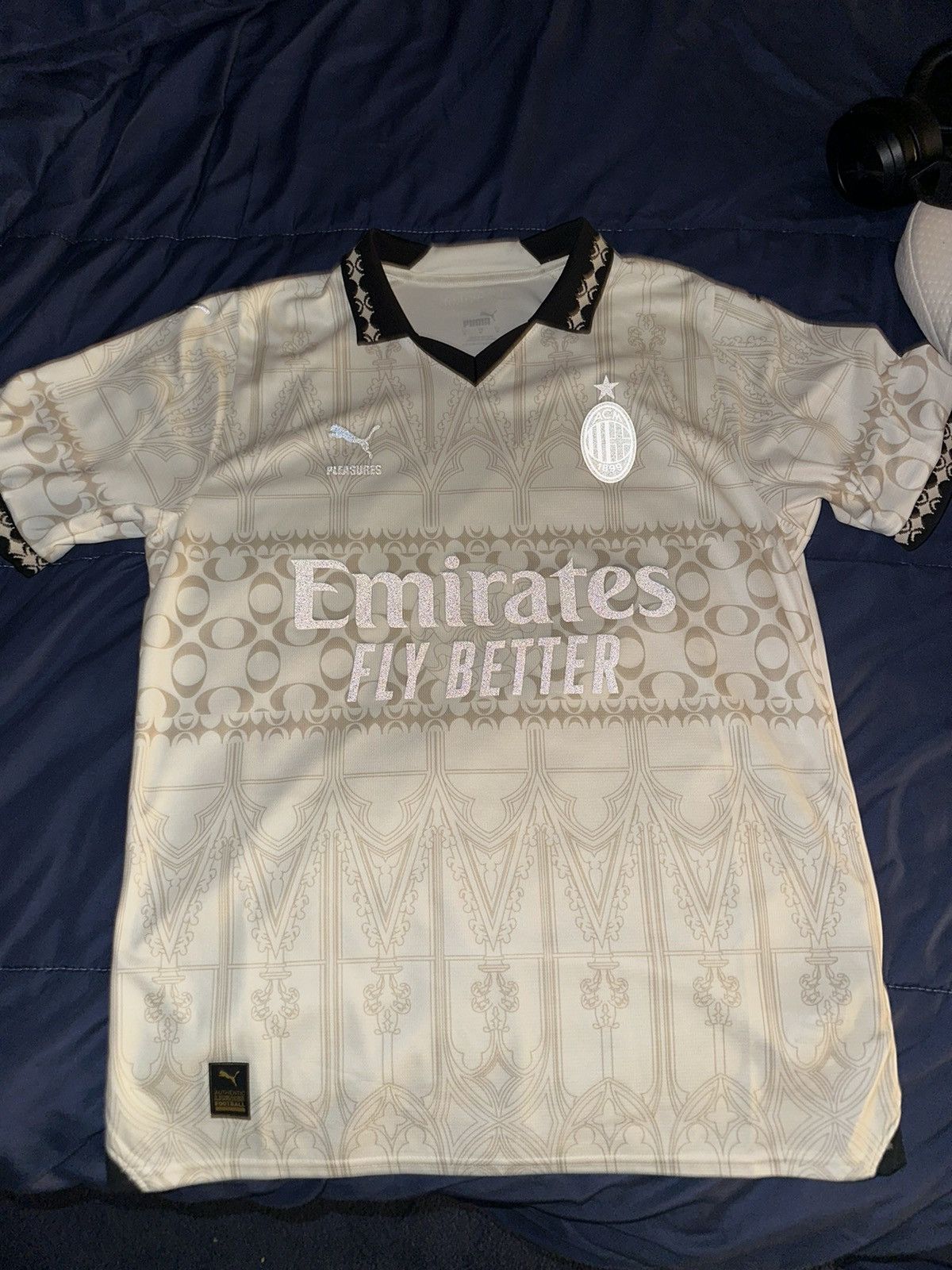 Pleasures × Puma AUTHENTIC JERSEY AC MILAN X PLEASURES 2023/24 Light Version Size US M / EU 48-50 / 2 - 2 Thumbnail