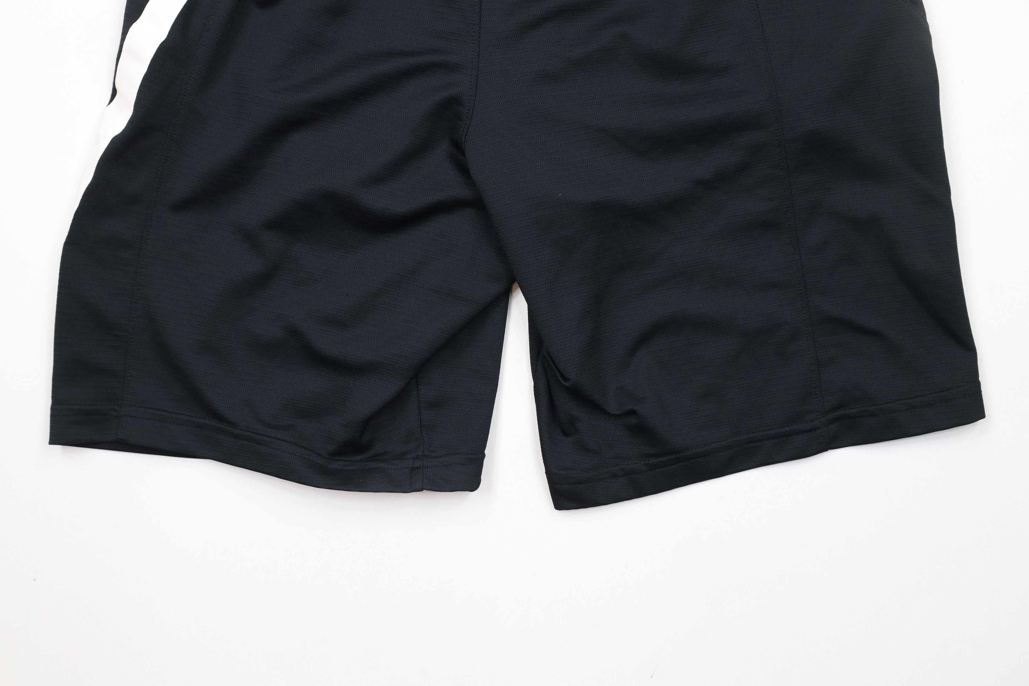 Nike × Vintage Vintage Nike Logo Above Knee Gym Basketball Shorts Black Size US 32 / EU 48 - 14 Thumbnail