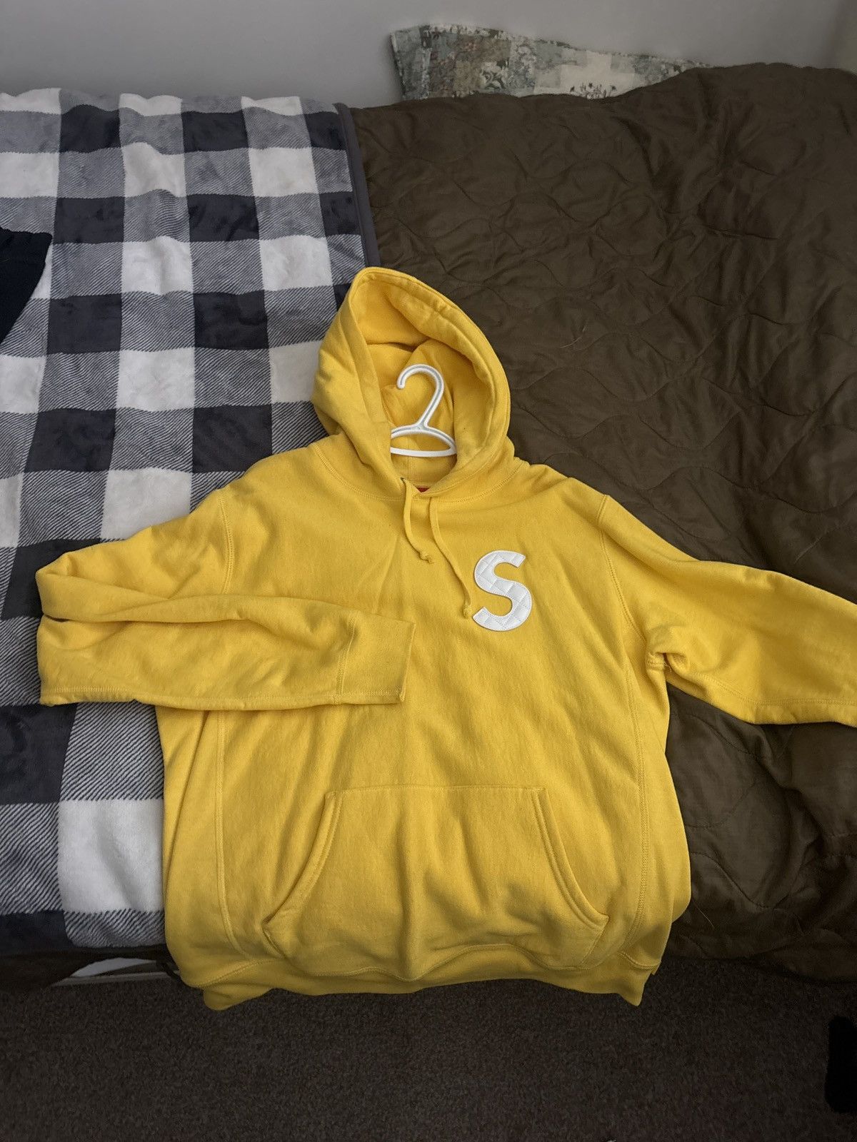 Supreme Supreme yellow S hoodie Size US L / EU 52-54 / 3 - 1 Thumbnail