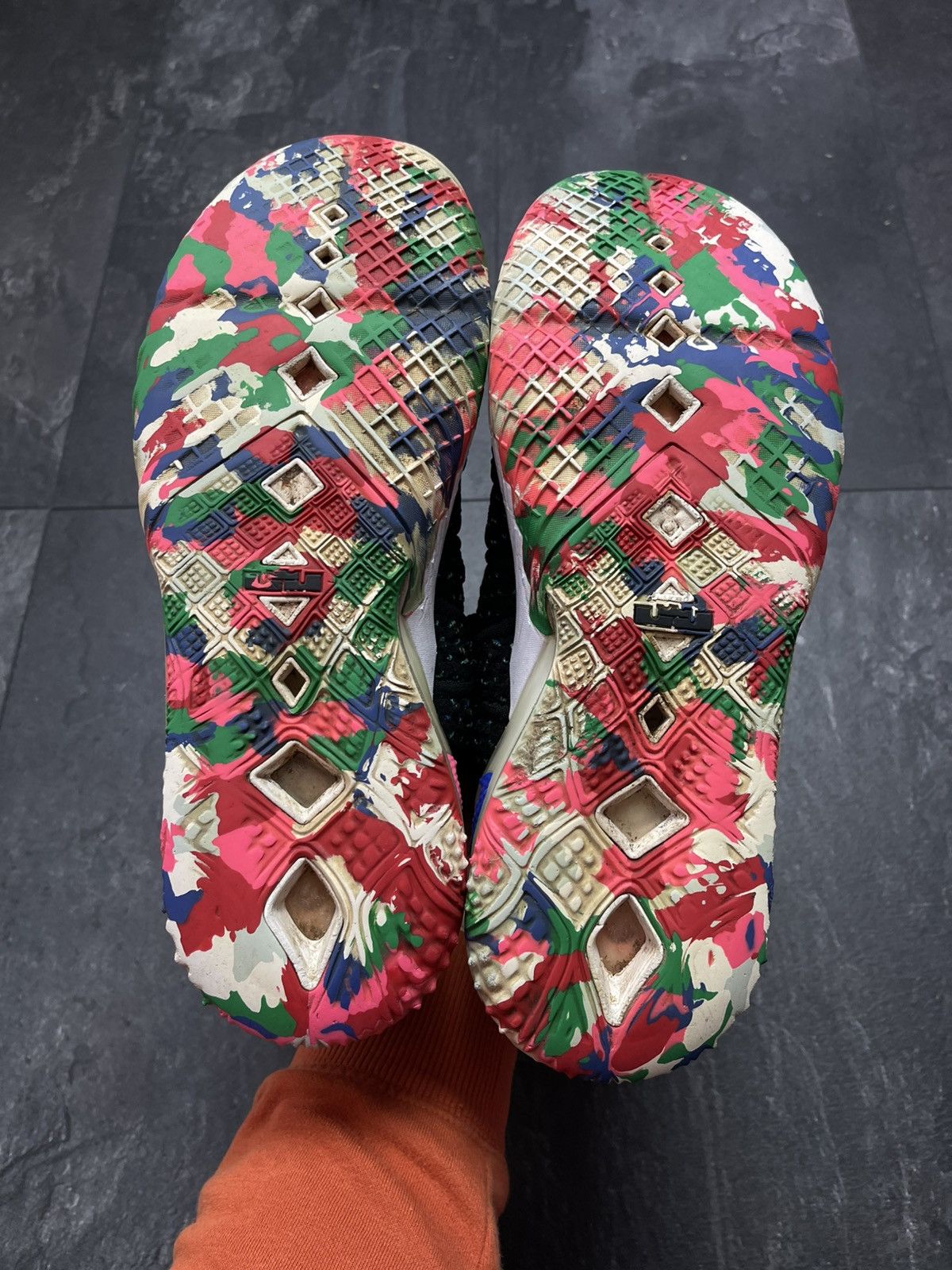 Nike LeBron 18 EP James Gang