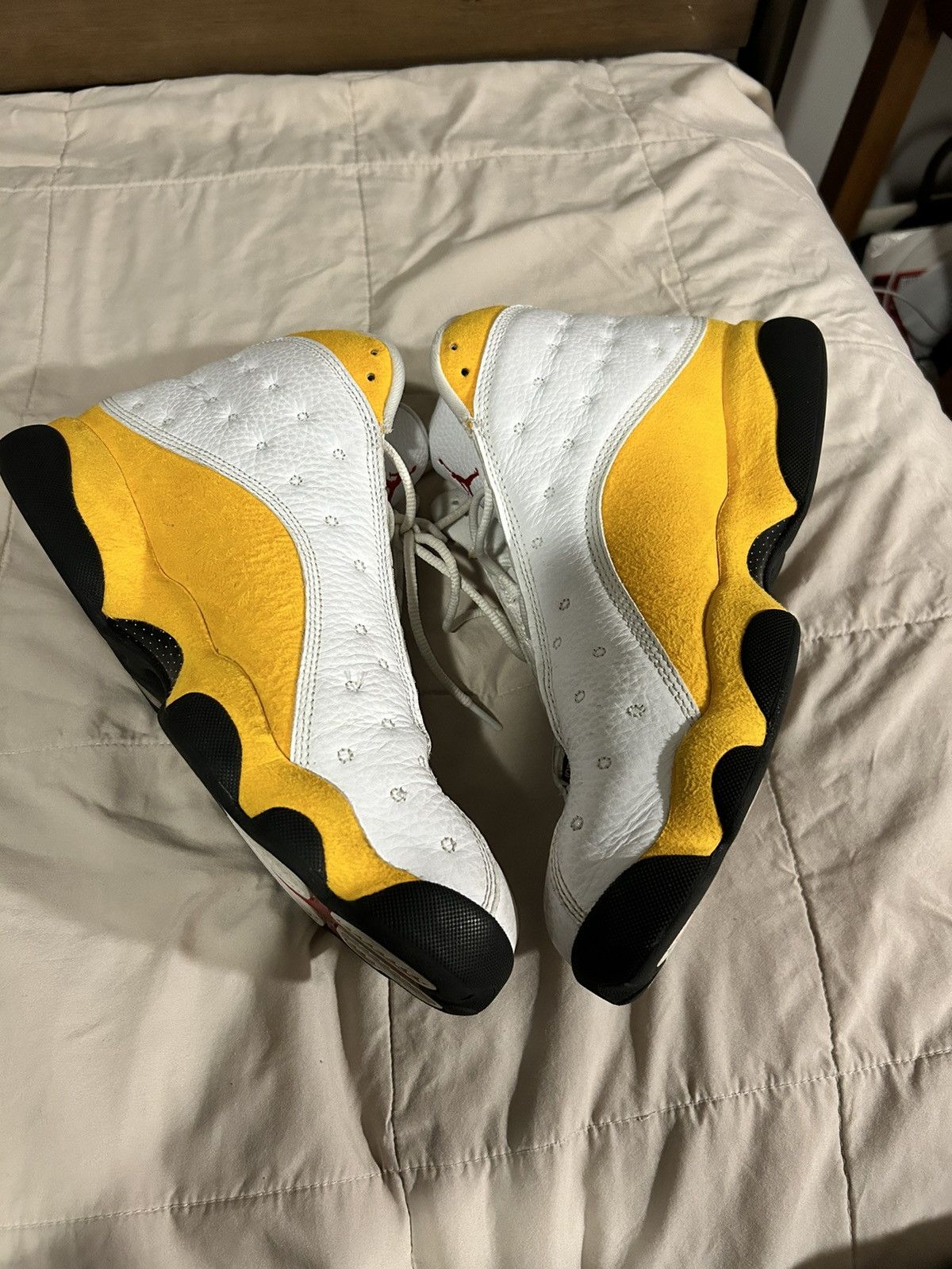 Jordan Brand × Nike Jordan 13 de La sol Size US 10.5 / EU 43-44 - 2 Thumbnail
